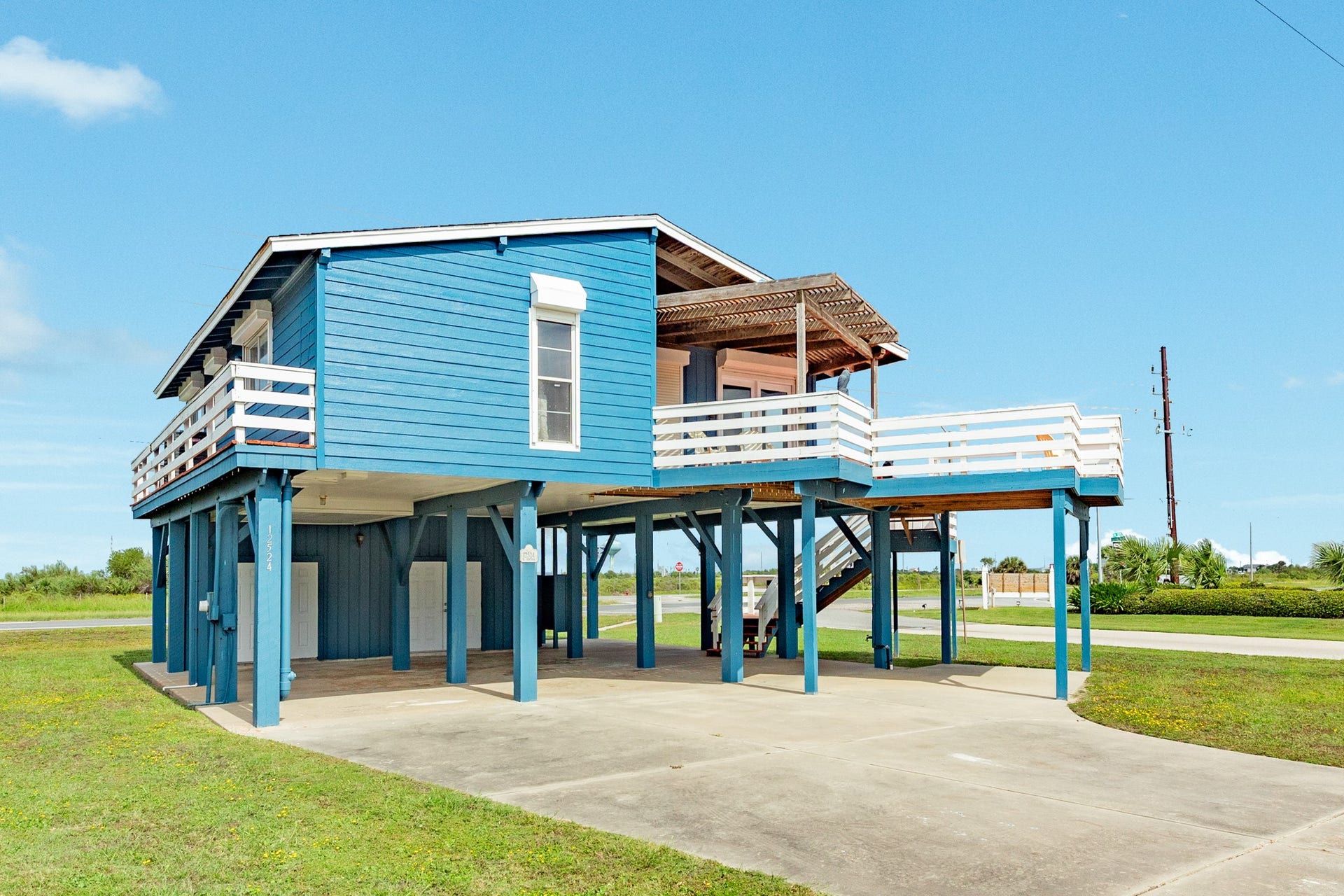12524 W Ventura Drive, Galveston, TX 77554 12524 W Ventura Drive, Galveston, TX 77554