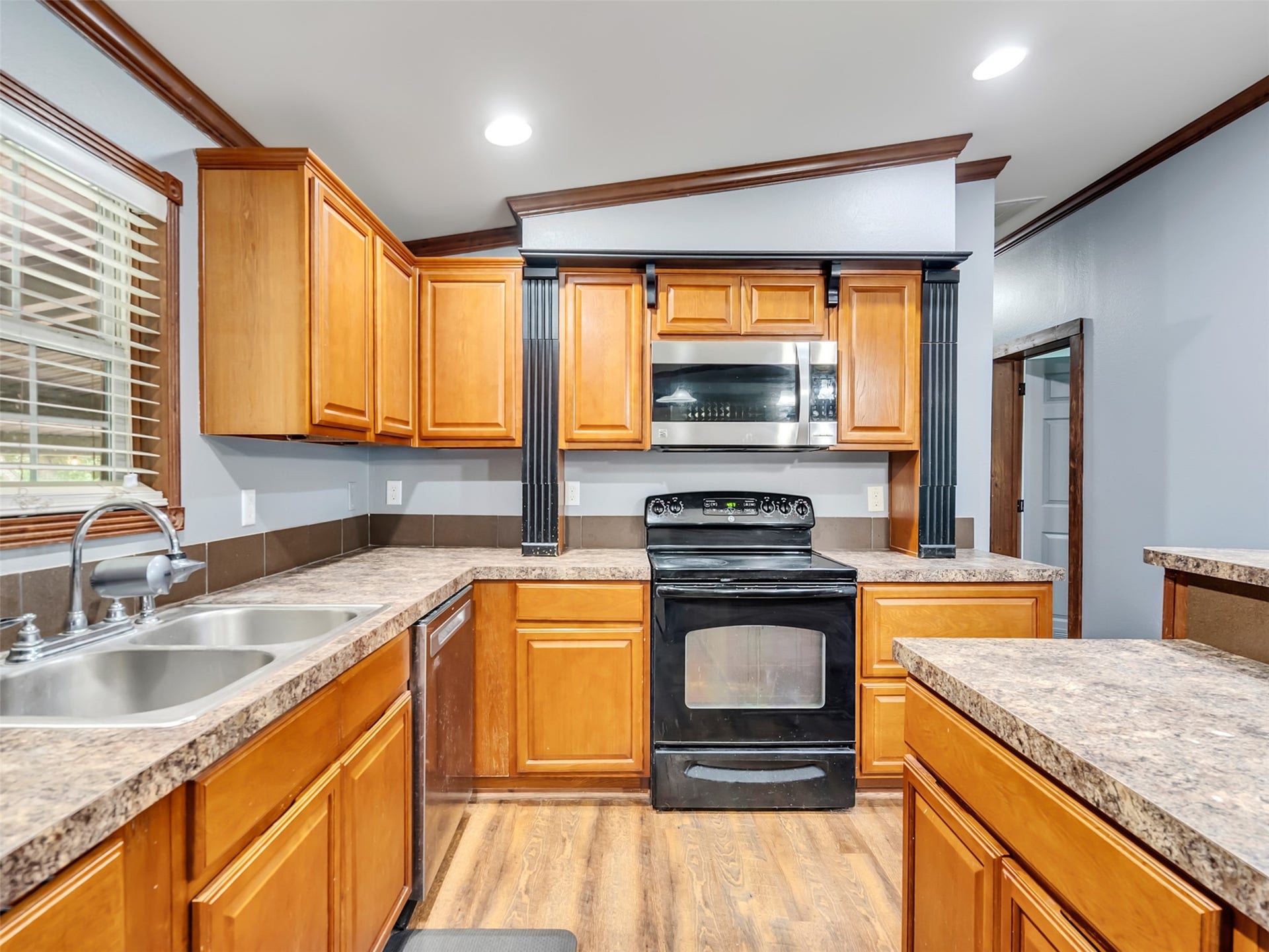 52 County Road 302, Alvin, TX 77511 52 County Road 302, Alvin, TX 77511