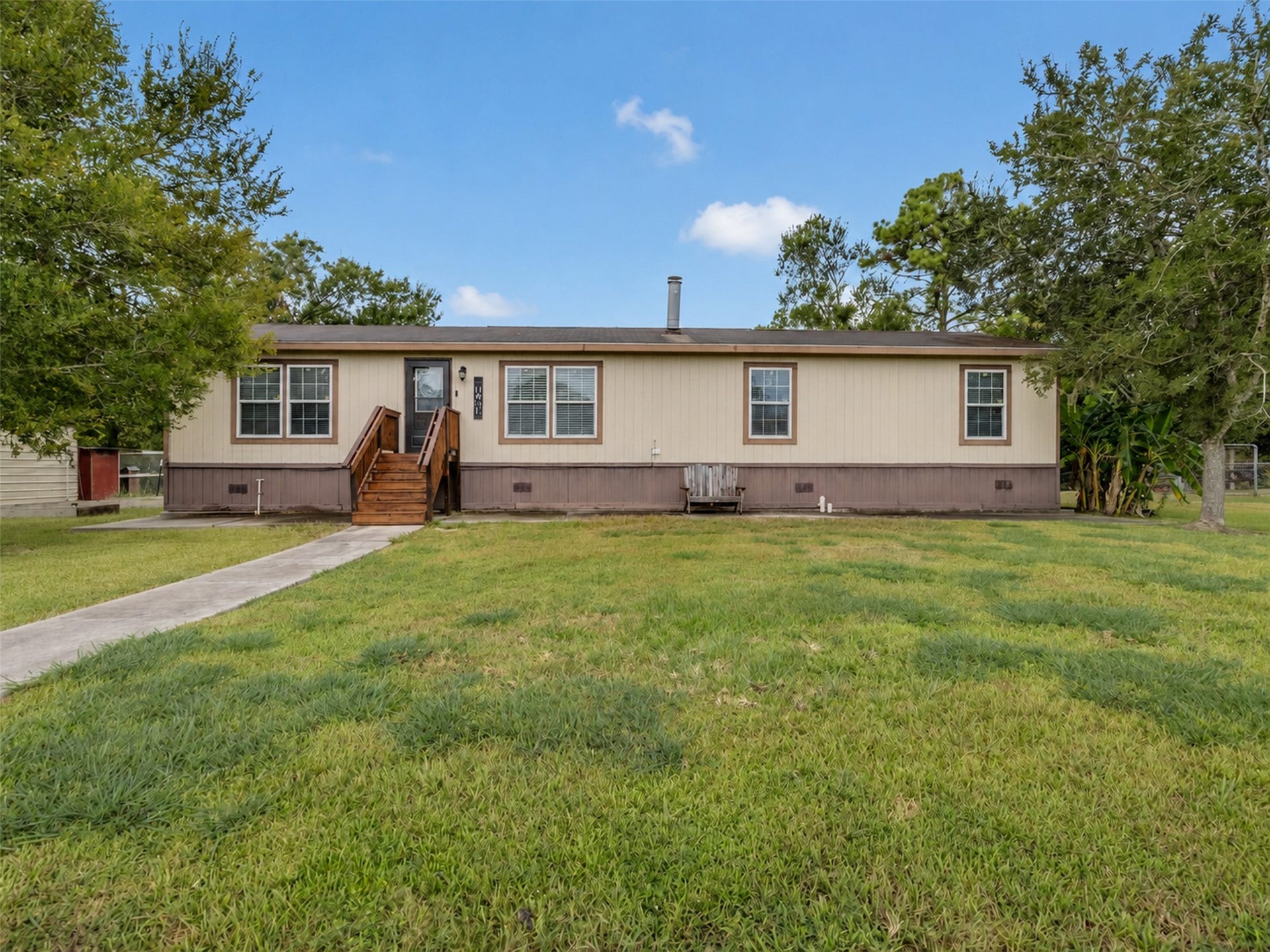 52 County Road 302, Alvin, TX 77511 52 County Road 302, Alvin, TX 77511