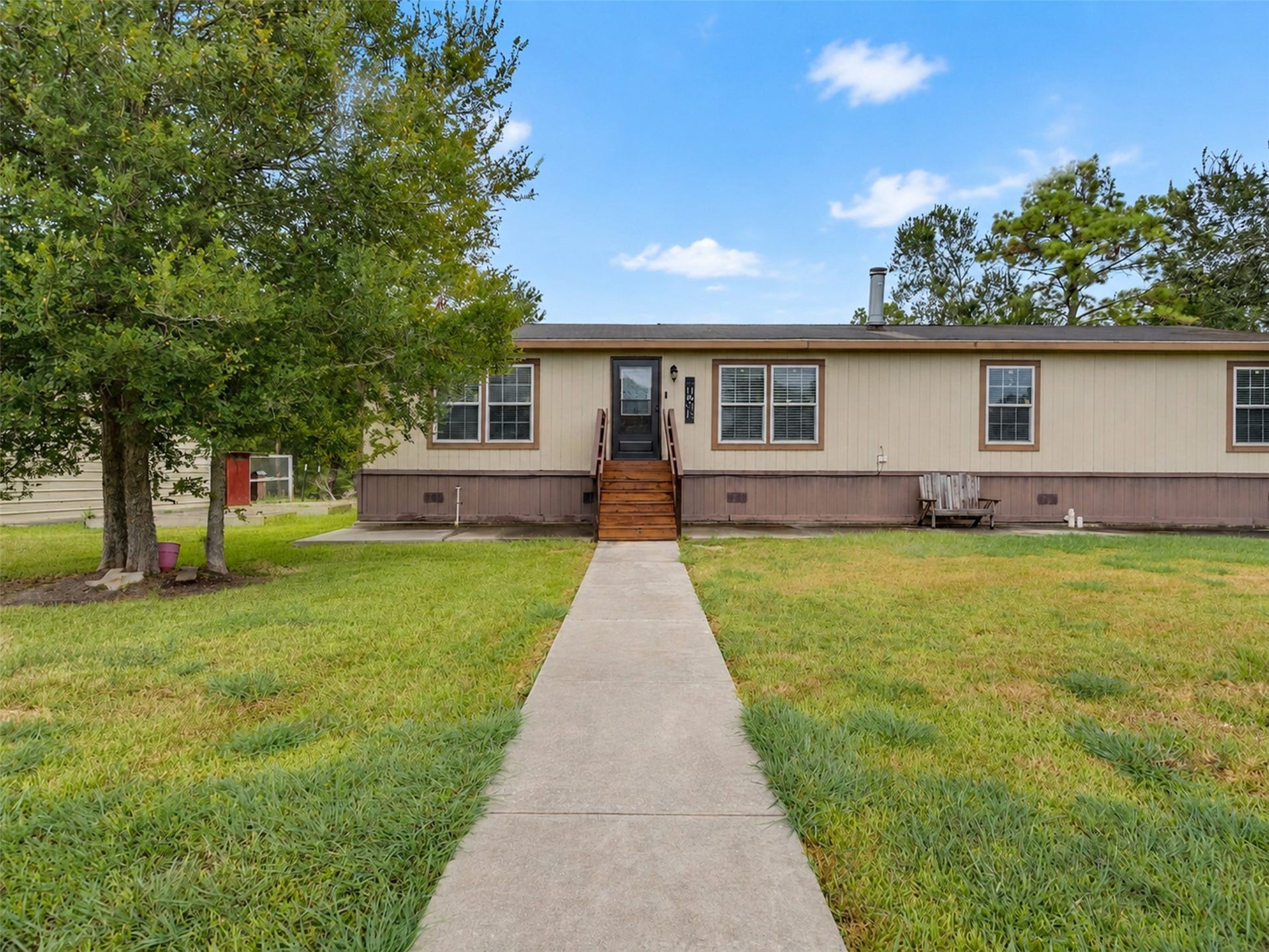52 County Road 302, Alvin, TX 77511 52 County Road 302, Alvin, TX 77511