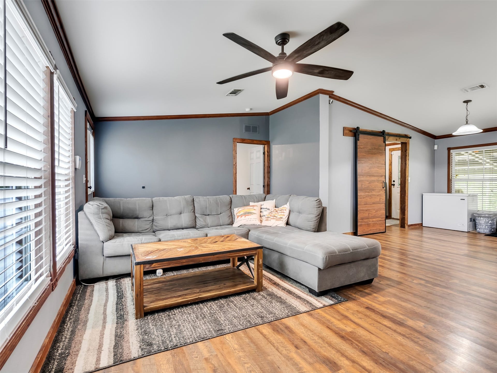 52 County Road 302, Alvin, TX 77511 52 County Road 302, Alvin, TX 77511