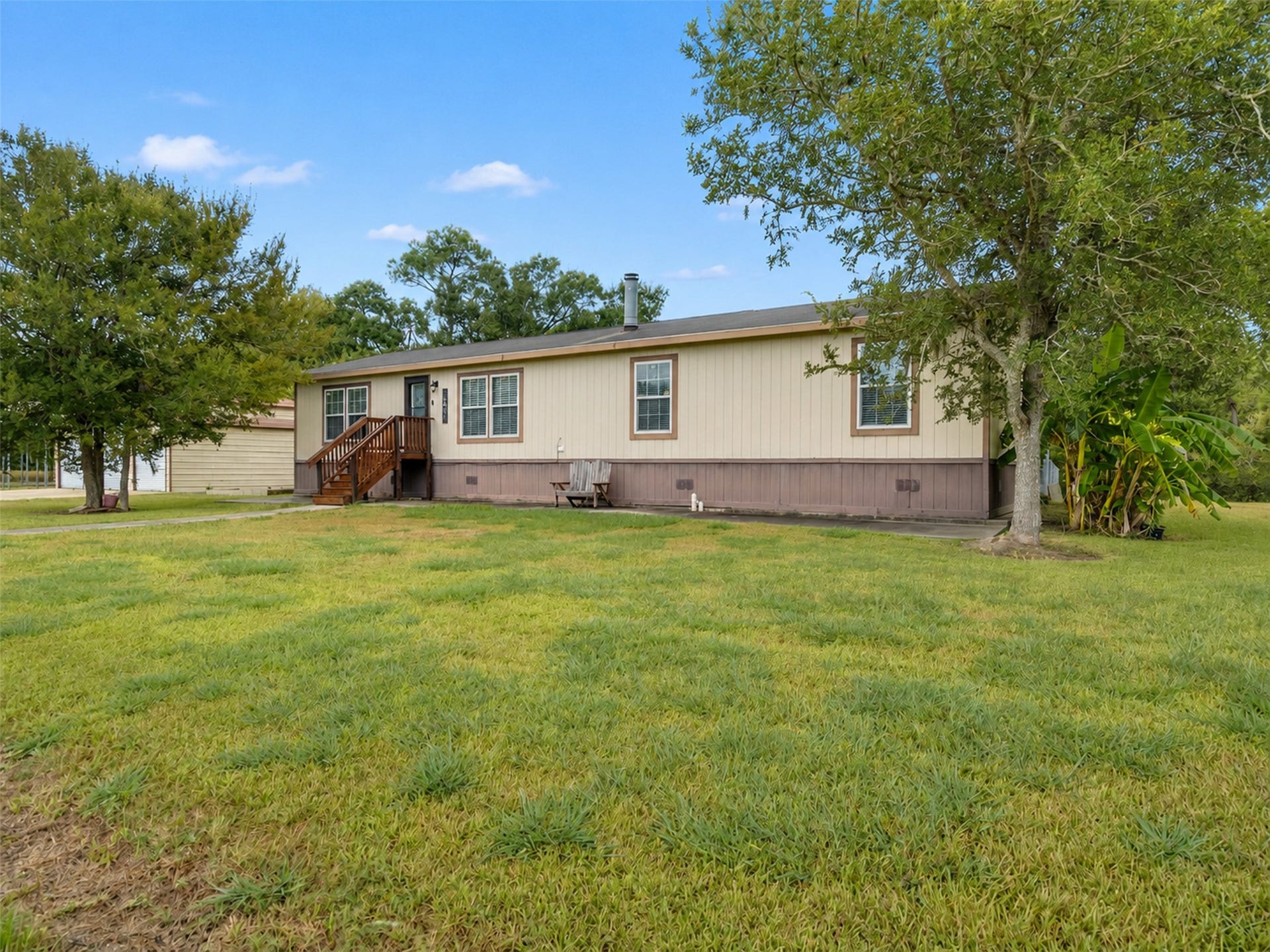 52 County Road 302, Alvin, TX 77511 52 County Road 302, Alvin, TX 77511