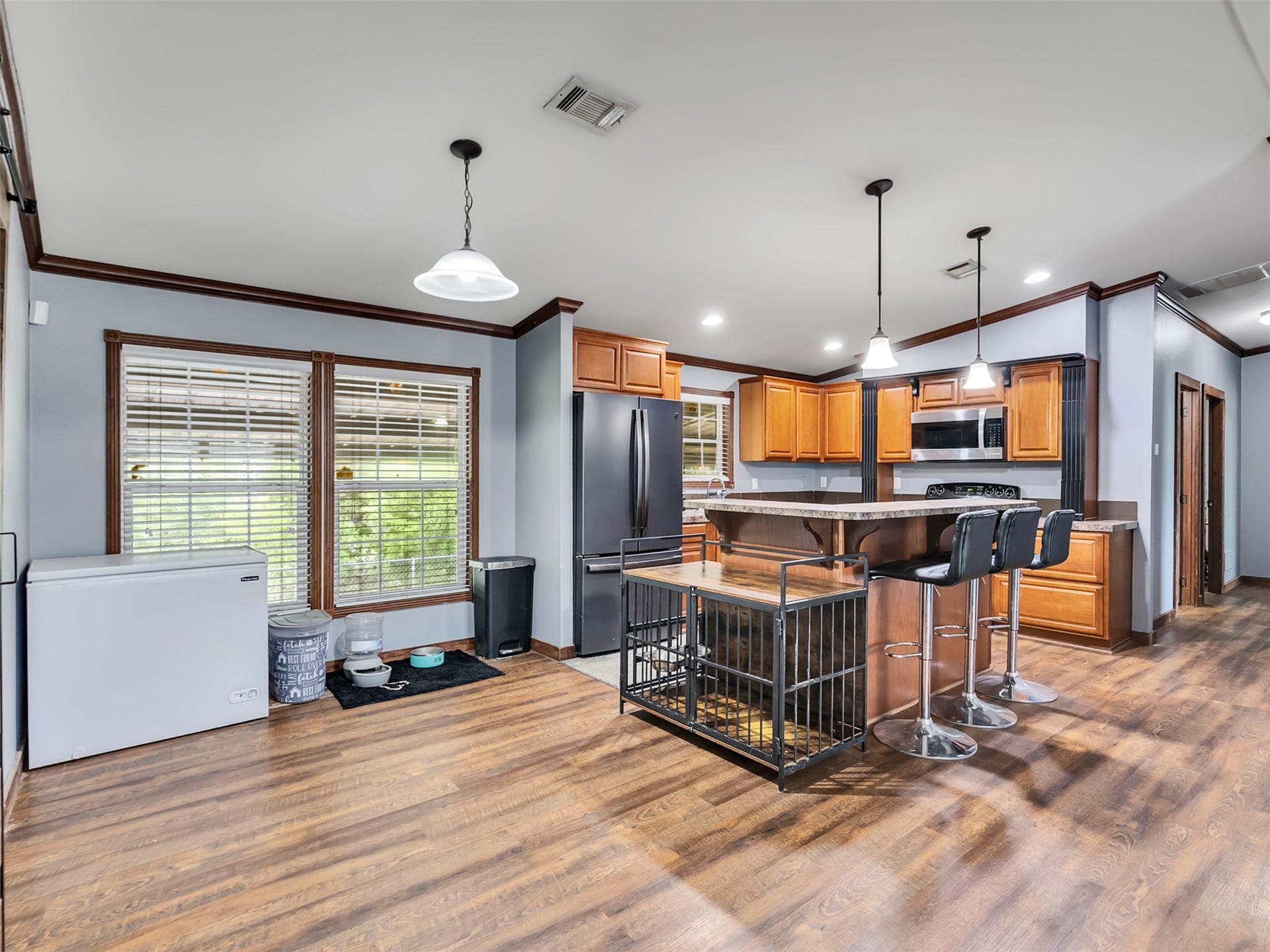 52 County Road 302, Alvin, TX 77511 52 County Road 302, Alvin, TX 77511