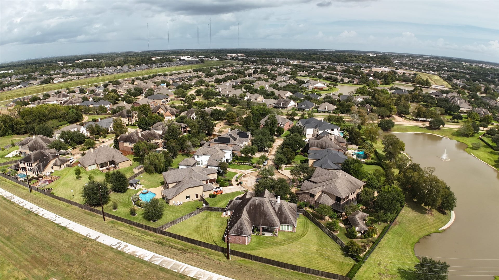 6907 Diamondleaf Court, Missouri City, TX 77459