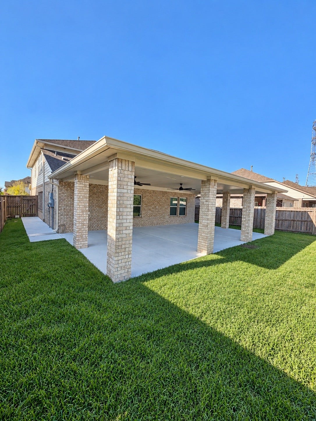 EXTENDED PATIO PERFECT FOR GATHERINGS