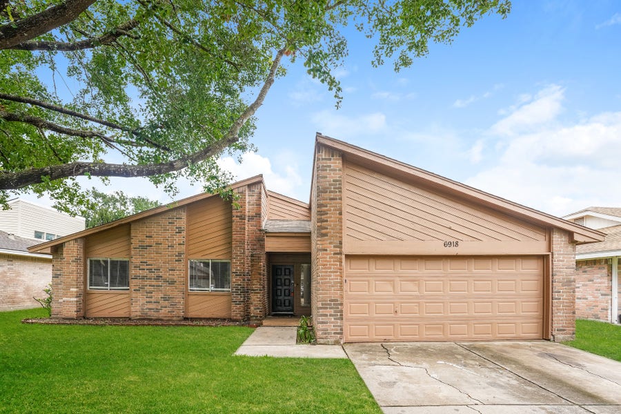 Property photo for 6918 Skyline Park Drive, Katy, TX
