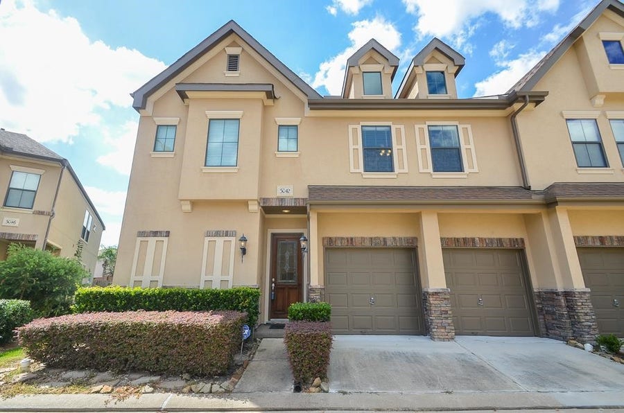 Property photo for 3042 Royal Oaks Crs, Houston, TX