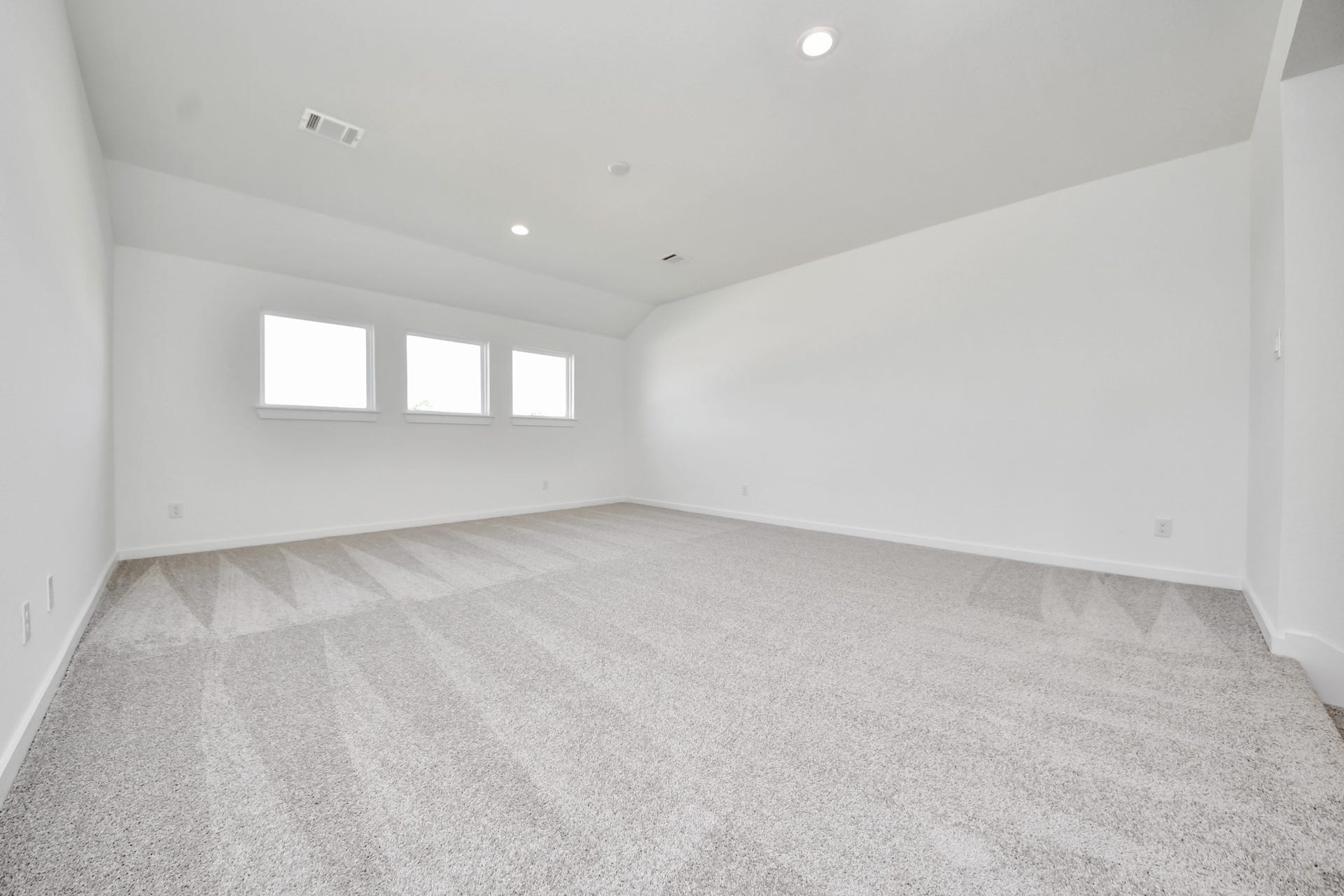 2056 Thimbleberry Lane, Magnolia, TX 77355 Ascend to relaxation in this fantastic game room! Ideal for both casual gatherings and adult gaming, it boasts plush carpet, lofty ceilings, custom paint, and ample windows for abundant natural light