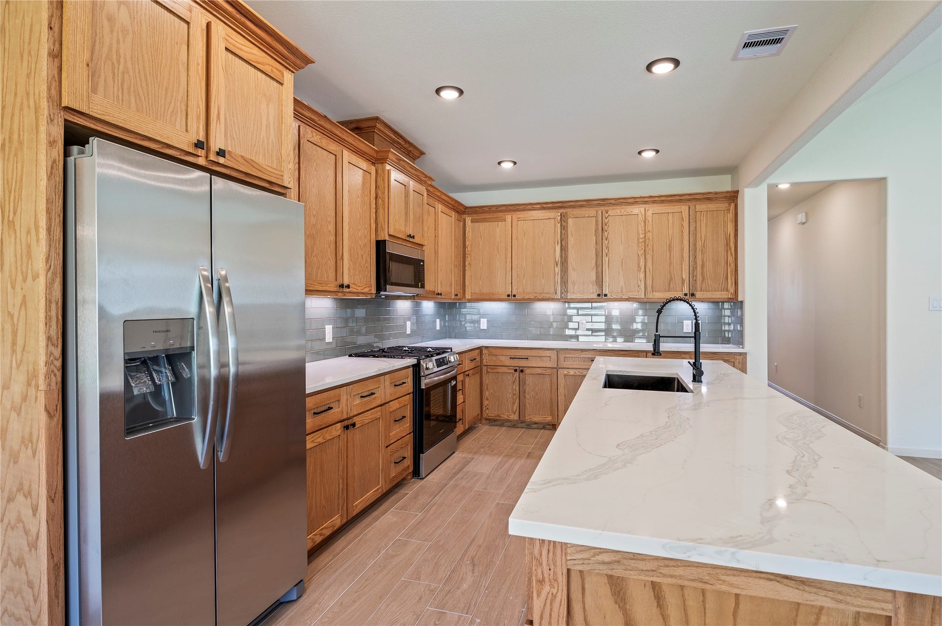 3926 Bur Oak Drive, Santa Fe, TX 77517 3926 Bur Oak Drive, Santa Fe, TX 77517