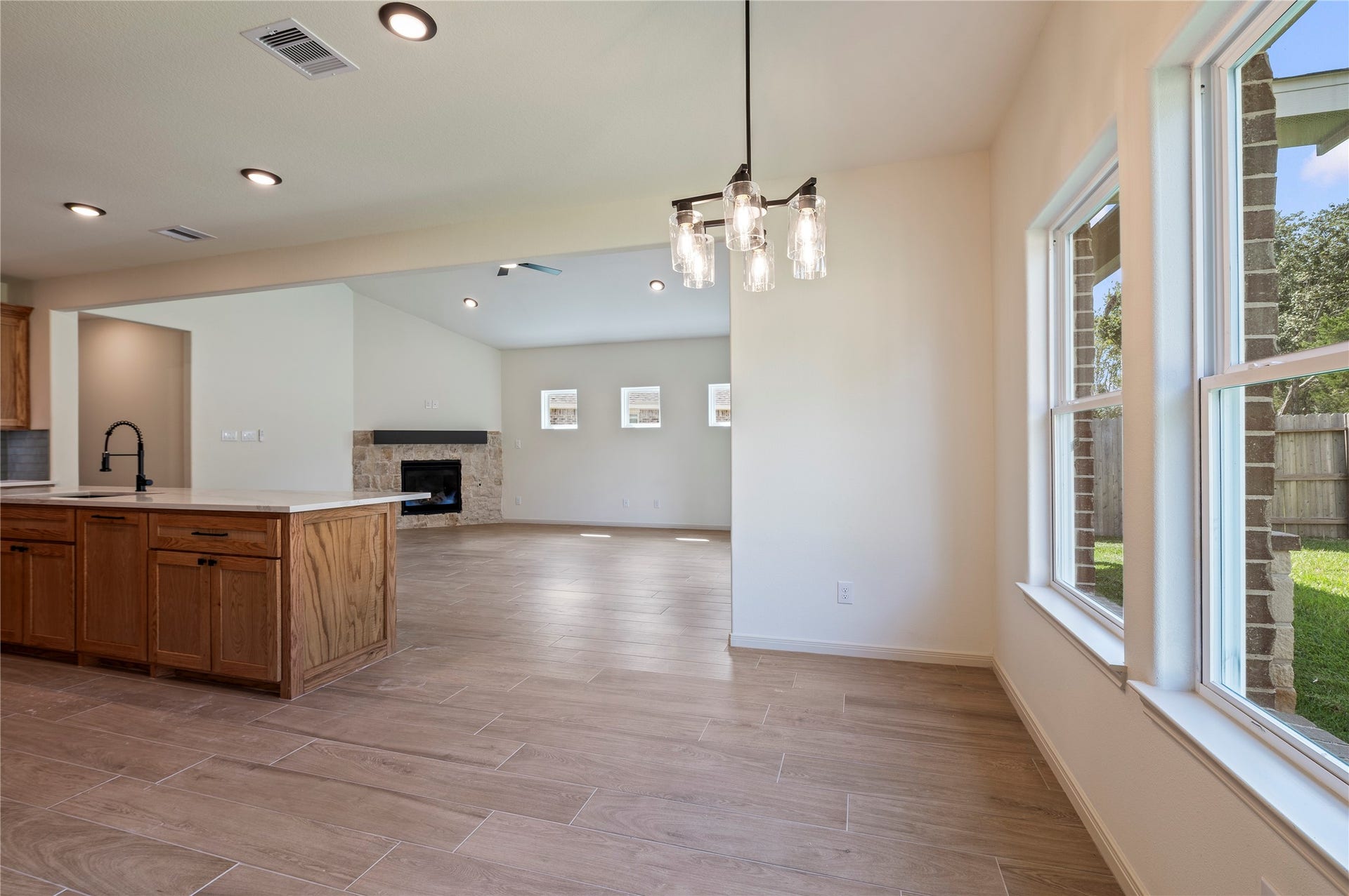 3926 Bur Oak Drive, Santa Fe, TX 77517 3926 Bur Oak Drive, Santa Fe, TX 77517
