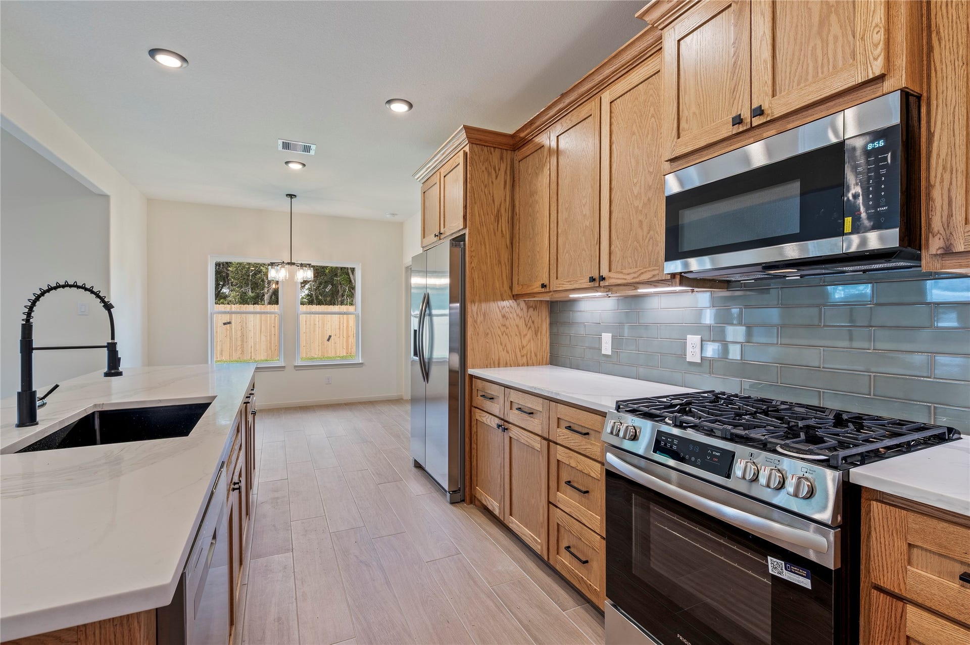 3926 Bur Oak Drive, Santa Fe, TX 77517 3926 Bur Oak Drive, Santa Fe, TX 77517