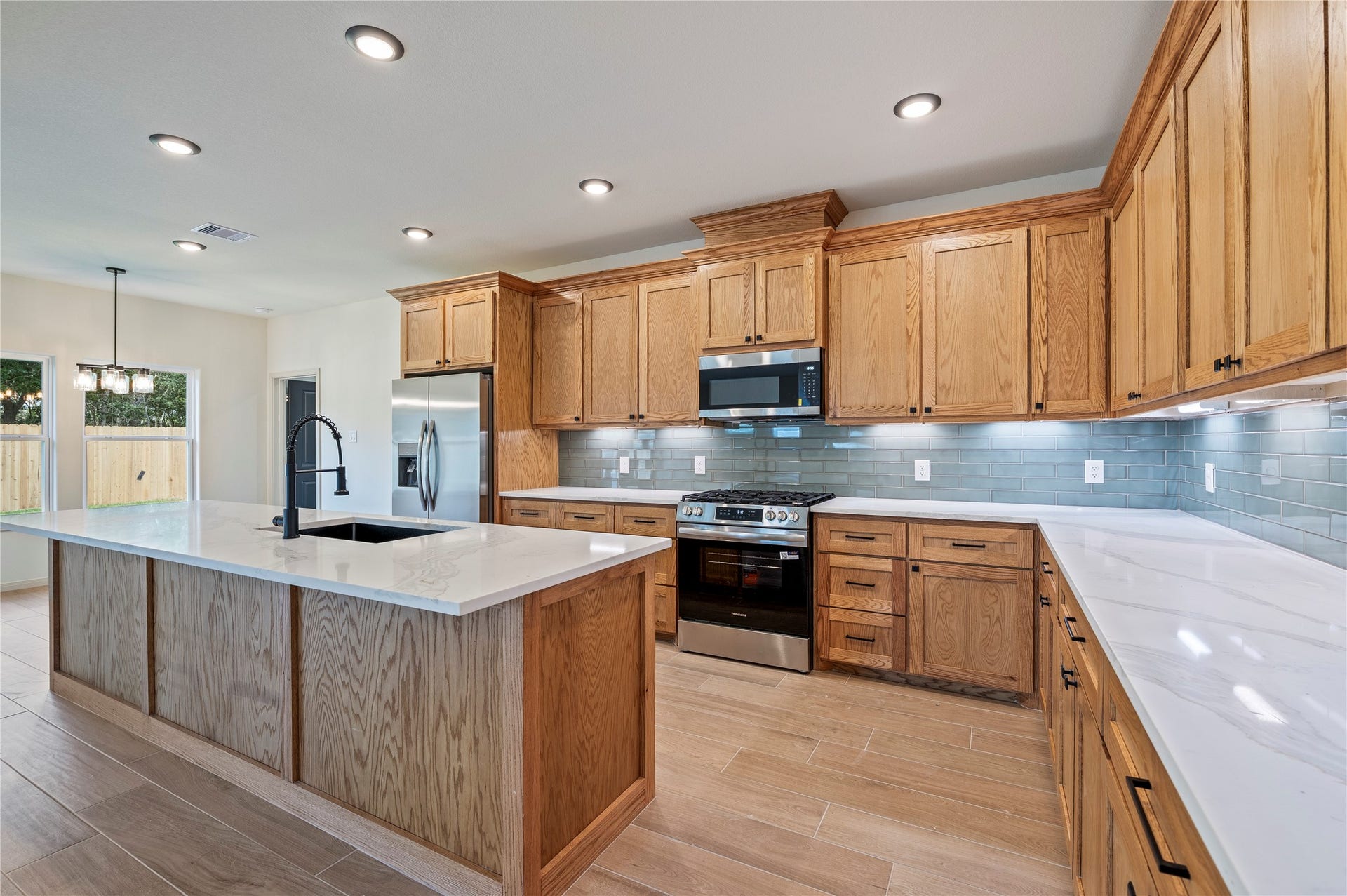 3926 Bur Oak Drive, Santa Fe, TX 77517 3926 Bur Oak Drive, Santa Fe, TX 77517