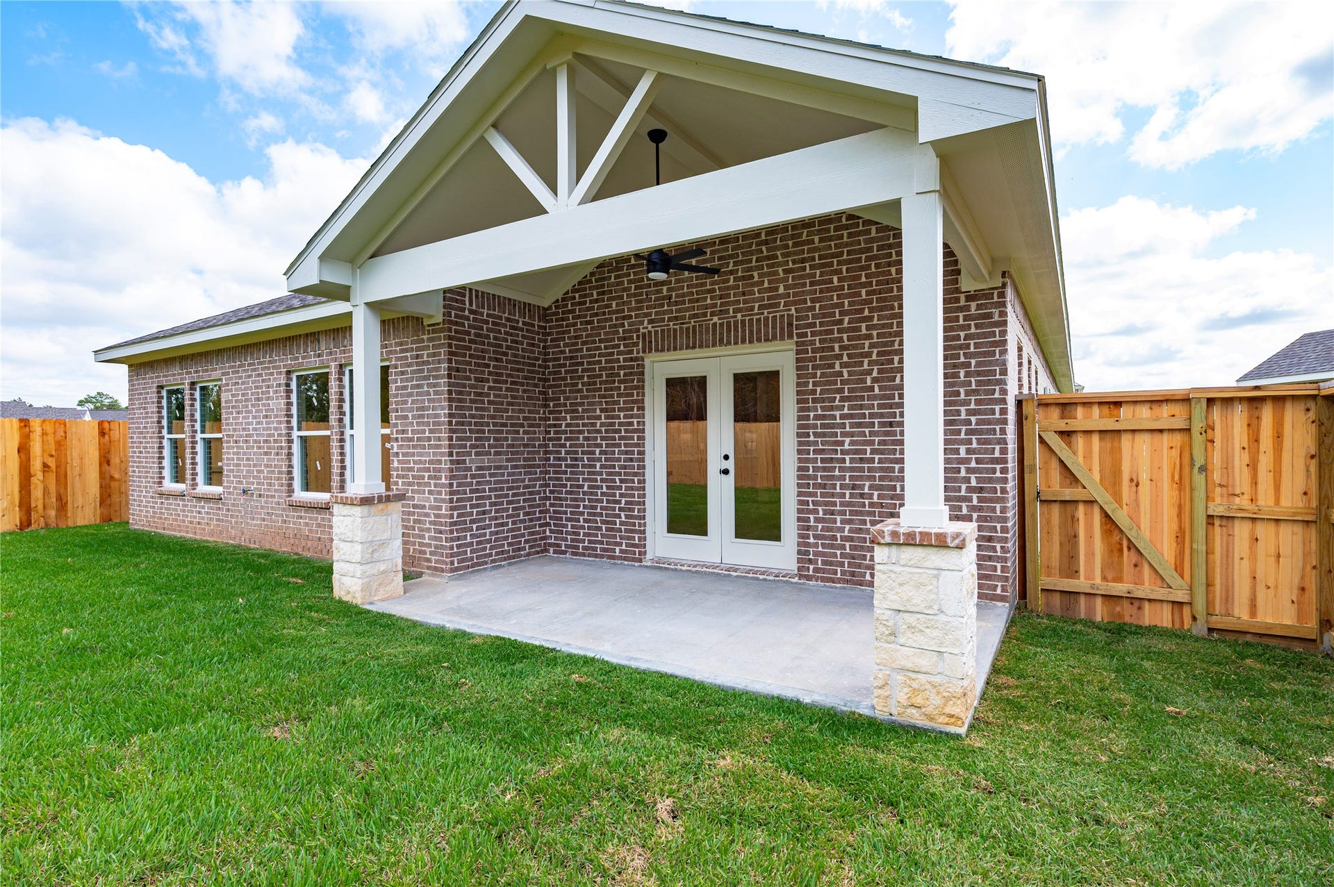3926 Bur Oak Drive, Santa Fe, TX 77517 3926 Bur Oak Drive, Santa Fe, TX 77517