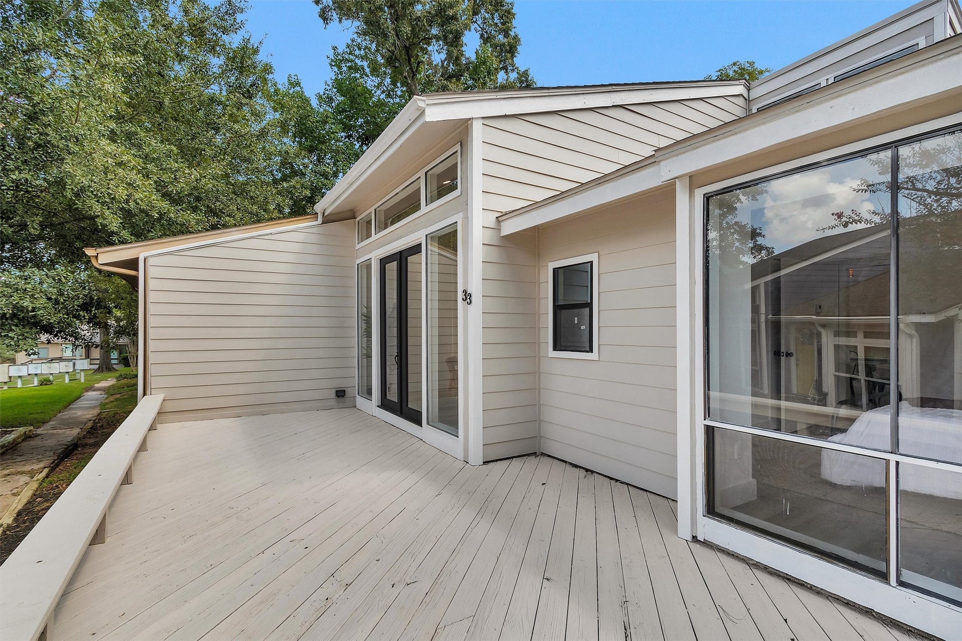 33 April Village, Montgomery, TX 77356 Enjoy morning coffee and sunsets on your private porch!