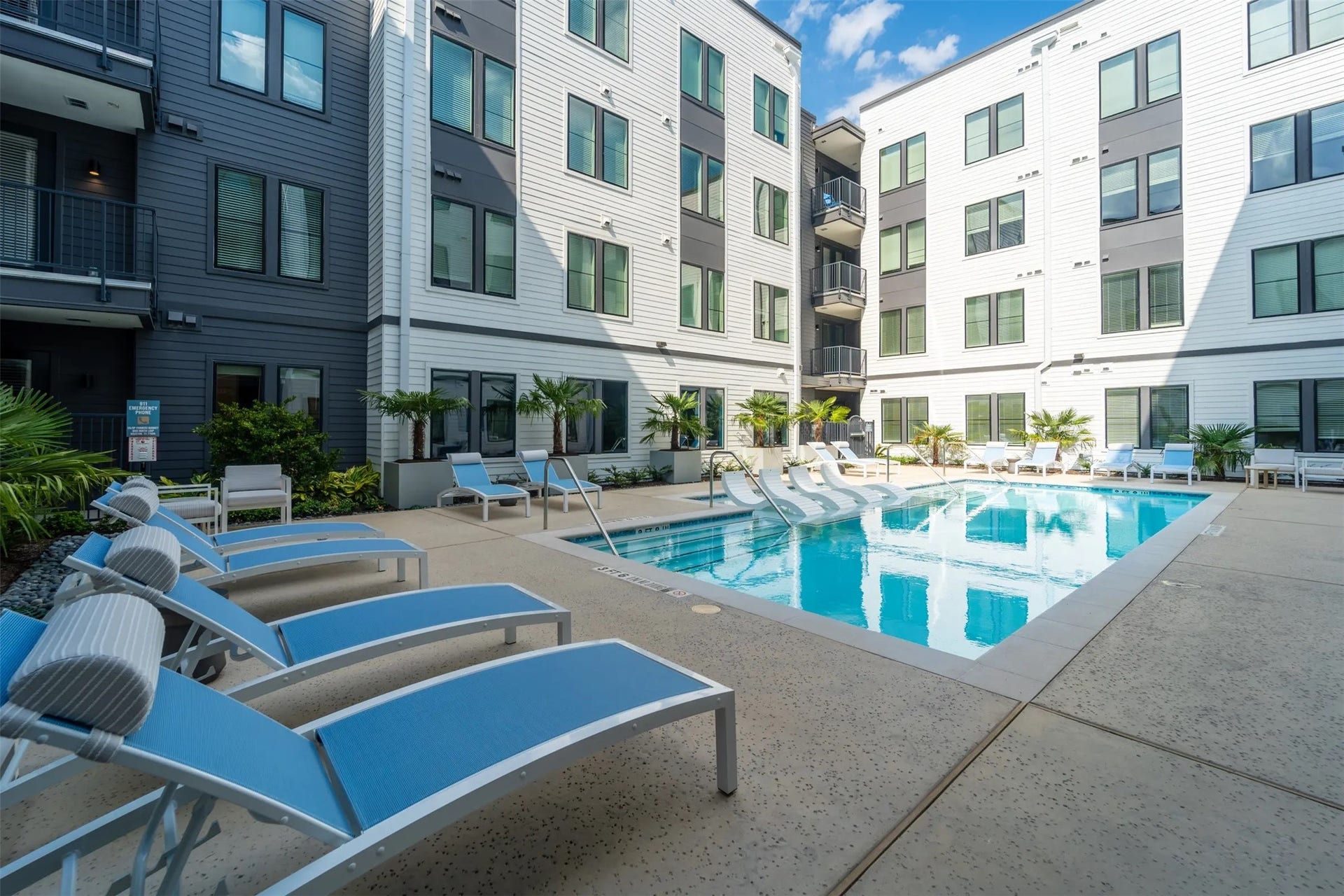 1690 North Loop, #369, Houston, TX 77009