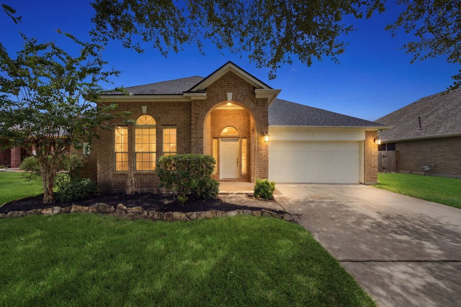Property photo for 4207 Canterbury Park Lane, Pearland, TX