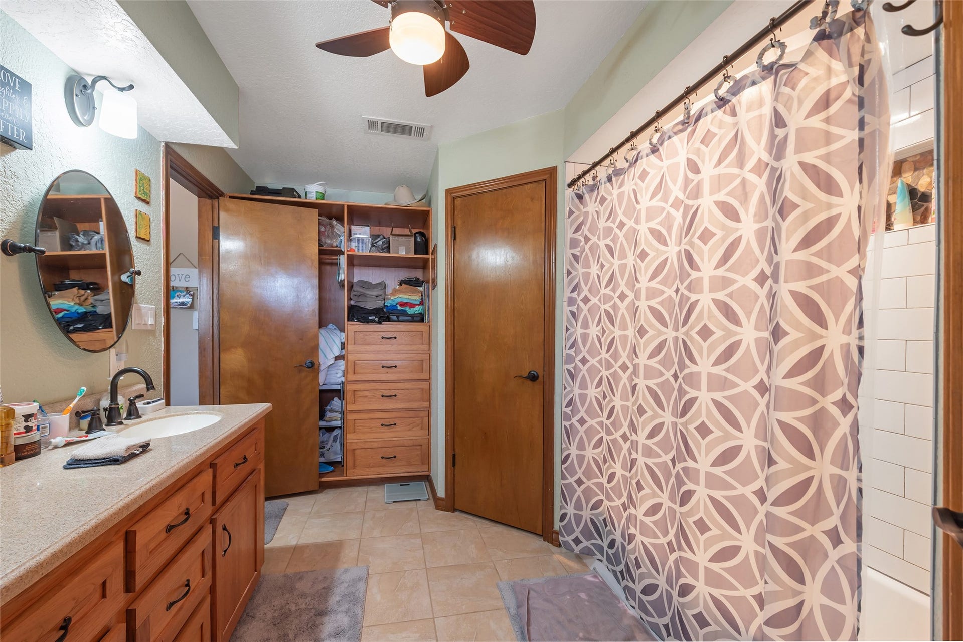 1014 Ginger Street, Santa Fe, TX 77517 1014 Ginger Street, Santa Fe, TX 77517