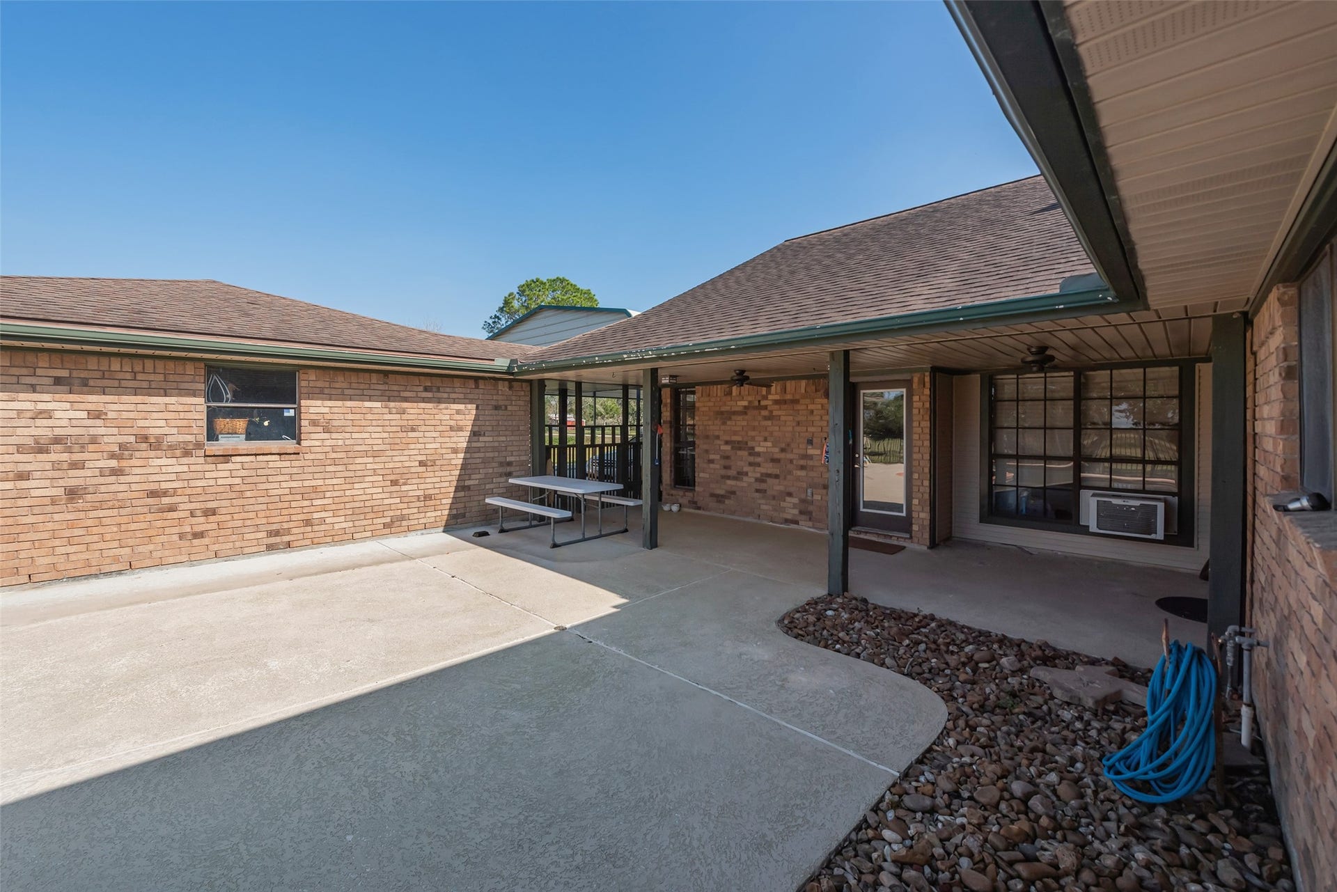 1014 Ginger Street, Santa Fe, TX 77517 1014 Ginger Street, Santa Fe, TX 77517