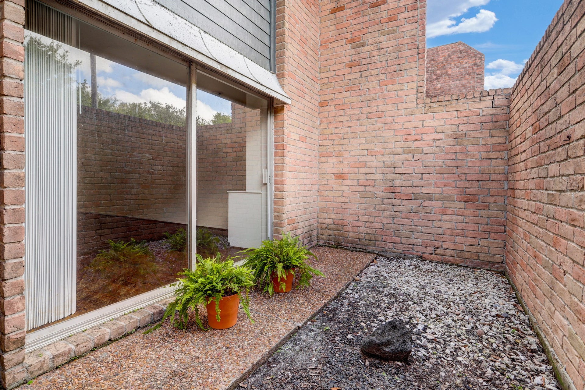 2909 Bissonnet Street, West University Place, TX 77005