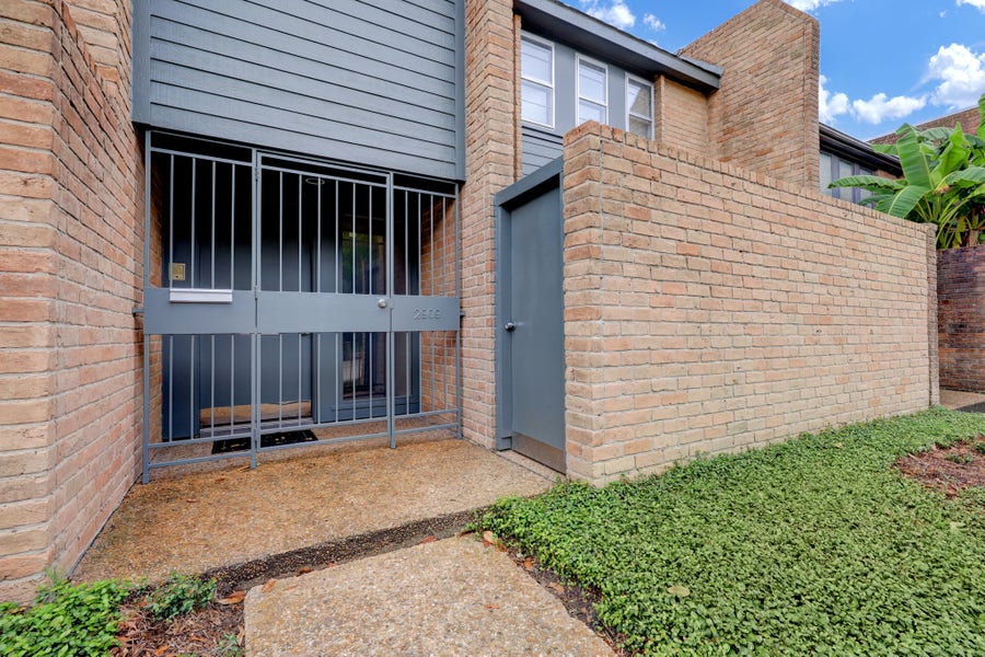 Property photo for 2909 Bissonnet Street, West University Place, TX