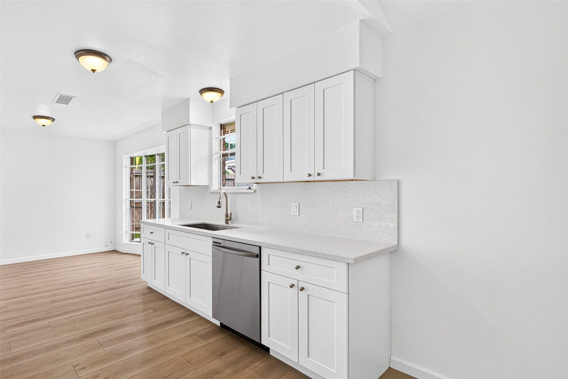 10906 Triola Lane, Houston, TX 77072 10906 Triola Lane, Houston, TX 77072