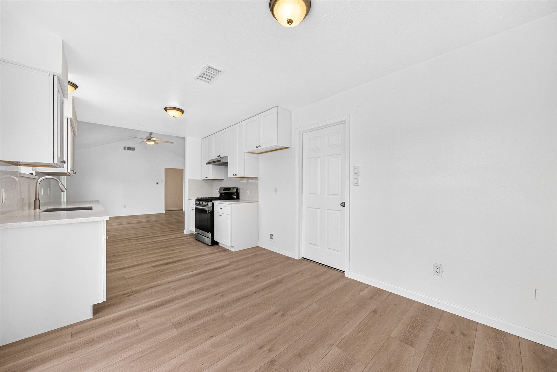10906 Triola Lane, Houston, TX 77072 10906 Triola Lane, Houston, TX 77072