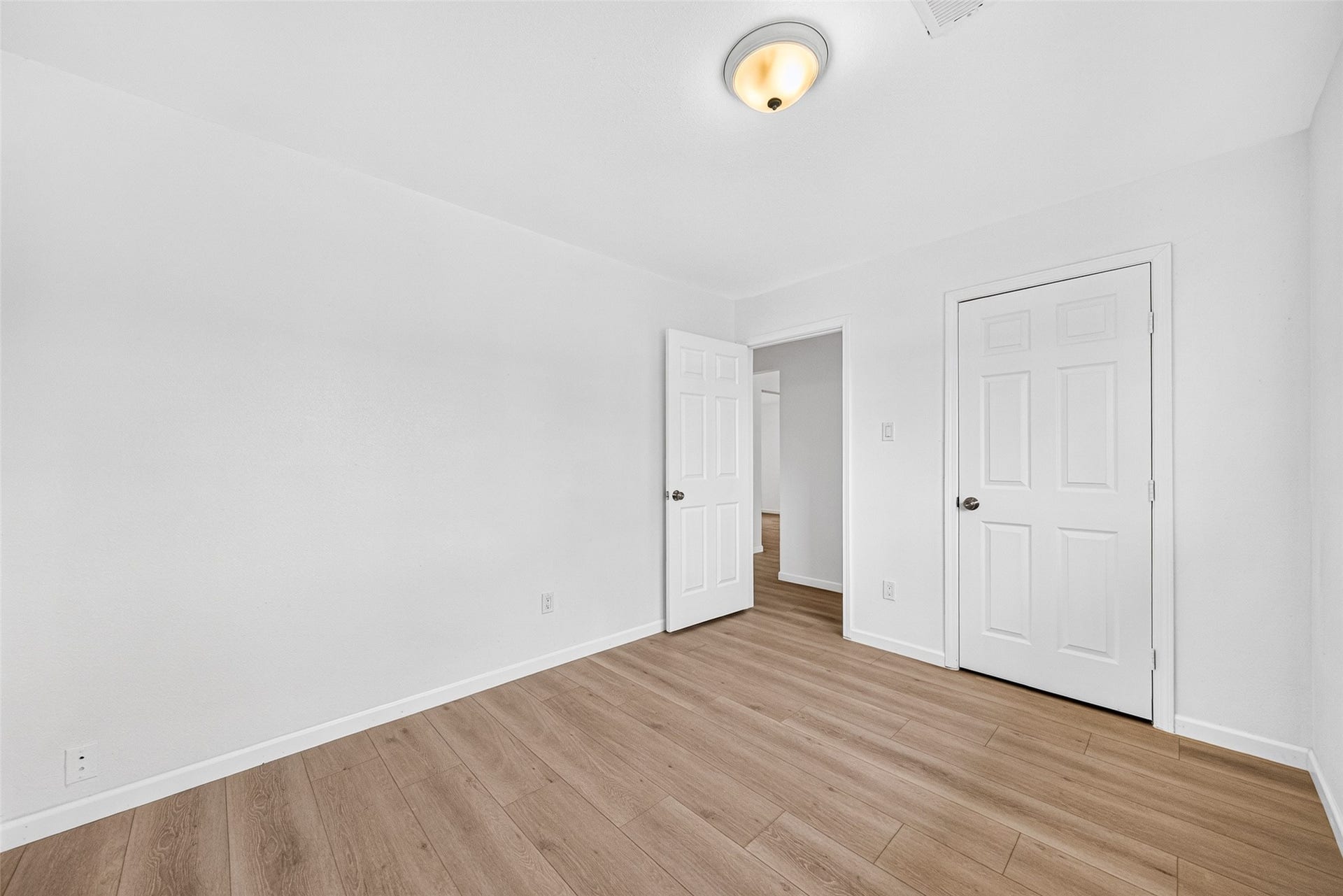 10906 Triola Lane, Houston, TX 77072 10906 Triola Lane, Houston, TX 77072