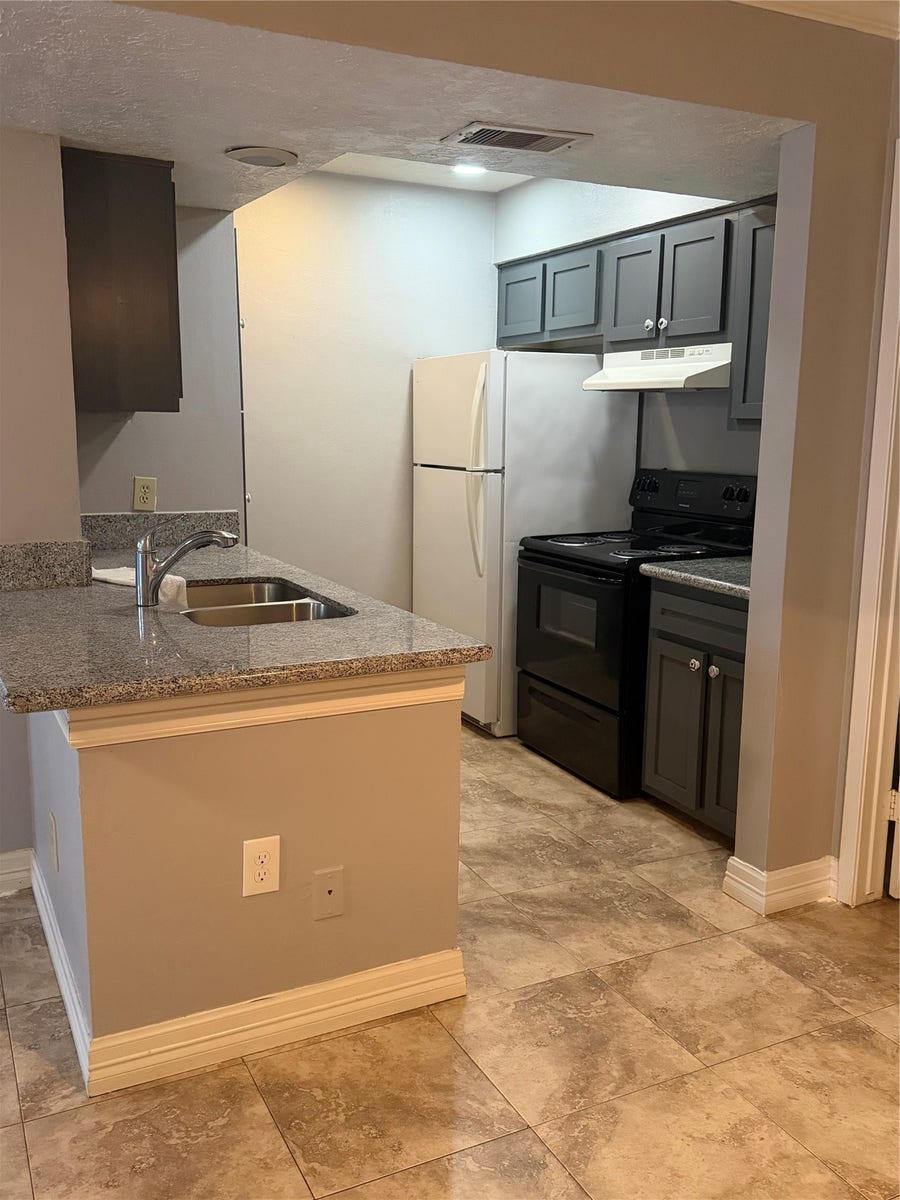 Property photo for 3919 Fairmont Parkway, #205, Pasadena, TX