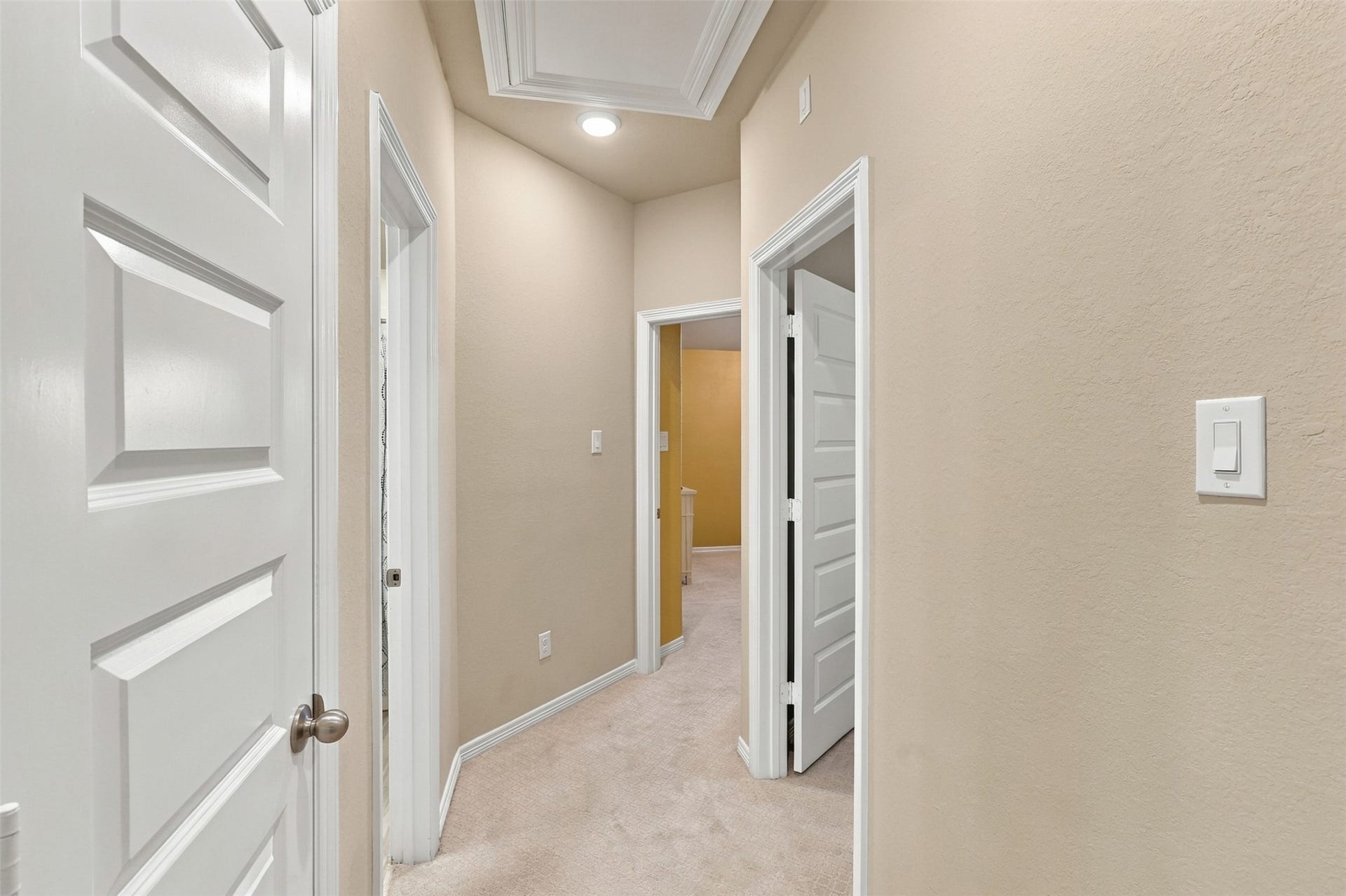 1719 Country Air Lane, Missouri City, TX 77459 PRIVACY, COMFORT & THOUGHTFUL DESIGN! Follow the right wing down a private hallway, tucked away from the media room, where you'll discover TWO BEAUTIFUL GUEST BEDROOMS and a conveniently located FULL BATHROOM! Wonderful sense of privacy and comfort, perfect for family members!