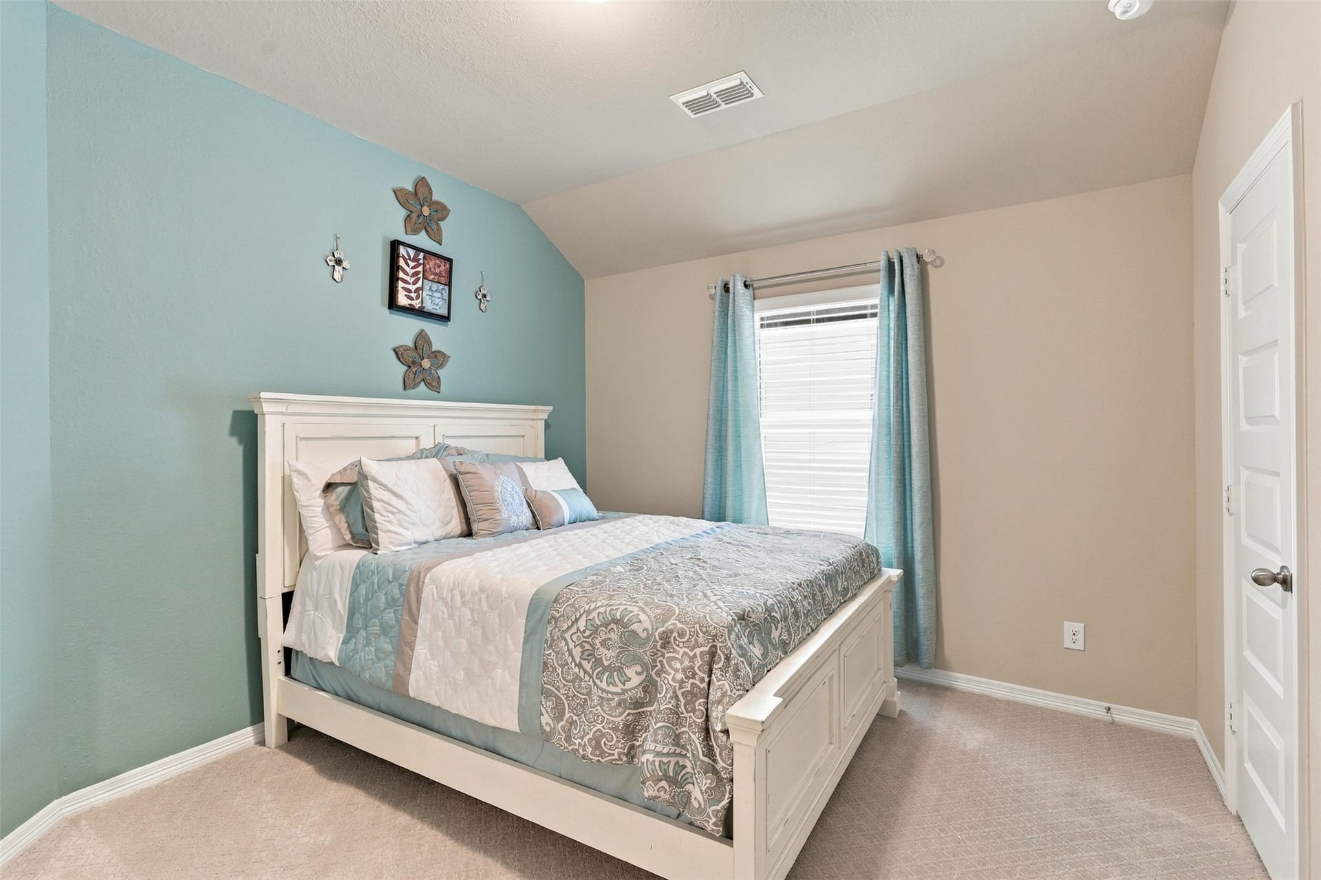 1719 Country Air Lane, Missouri City, TX 77459 EVERY GUEST BEDROOM HAS ITS OWN SPECIAL CHARM! Discover beautifully designed bedrooms, each offering its own unique personality, warmth, and inviting atmosphere! Imagine sinking your toes into the luxurious, plush carpeting after a long day! And WAIT... every guest bedroom features its very own SPACIOUS WALK-IN CLOSET, providing wonderful storage for clothing!