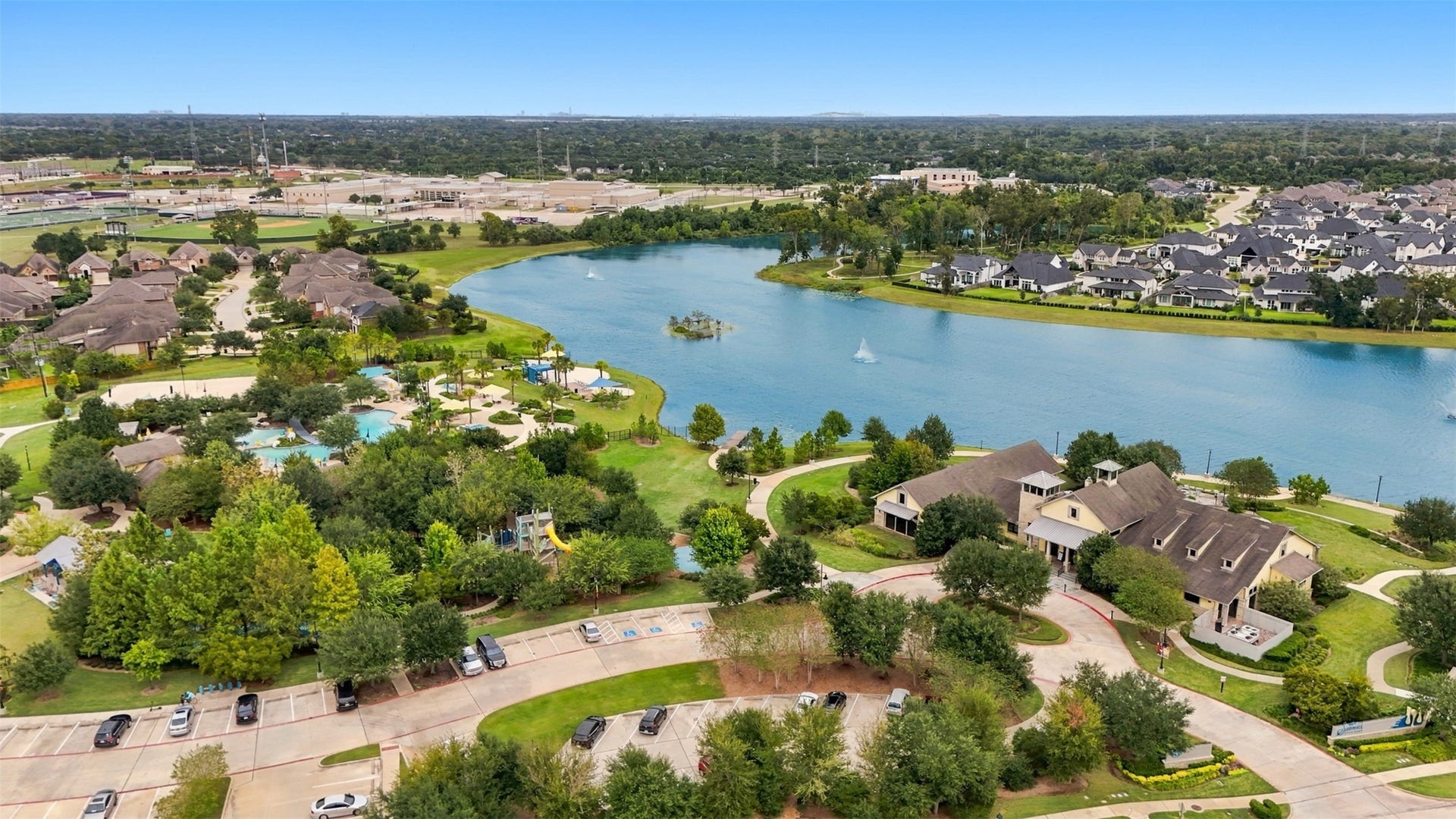 1719 Country Air Lane, Missouri City, TX 77459 Fitness centers and beautiful clubhouses
Workout facilities, fitness classes, gathering spaces, event rooms, lakeside patios, fire pits and outdoor recreation areas!