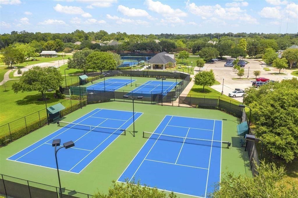 1719 Country Air Lane, Missouri City, TX 77459 Tennis, pickleball and recreation! Resort Lifestyle just minutes away from you! Multiple lighted tennis and pickleball courts, lessons, leagues and recreational programs for residents.
