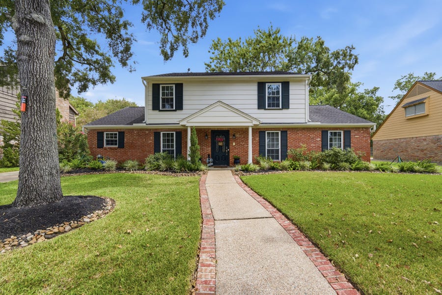 Property photo for 814 Forest Lake Drive, Seabrook, TX