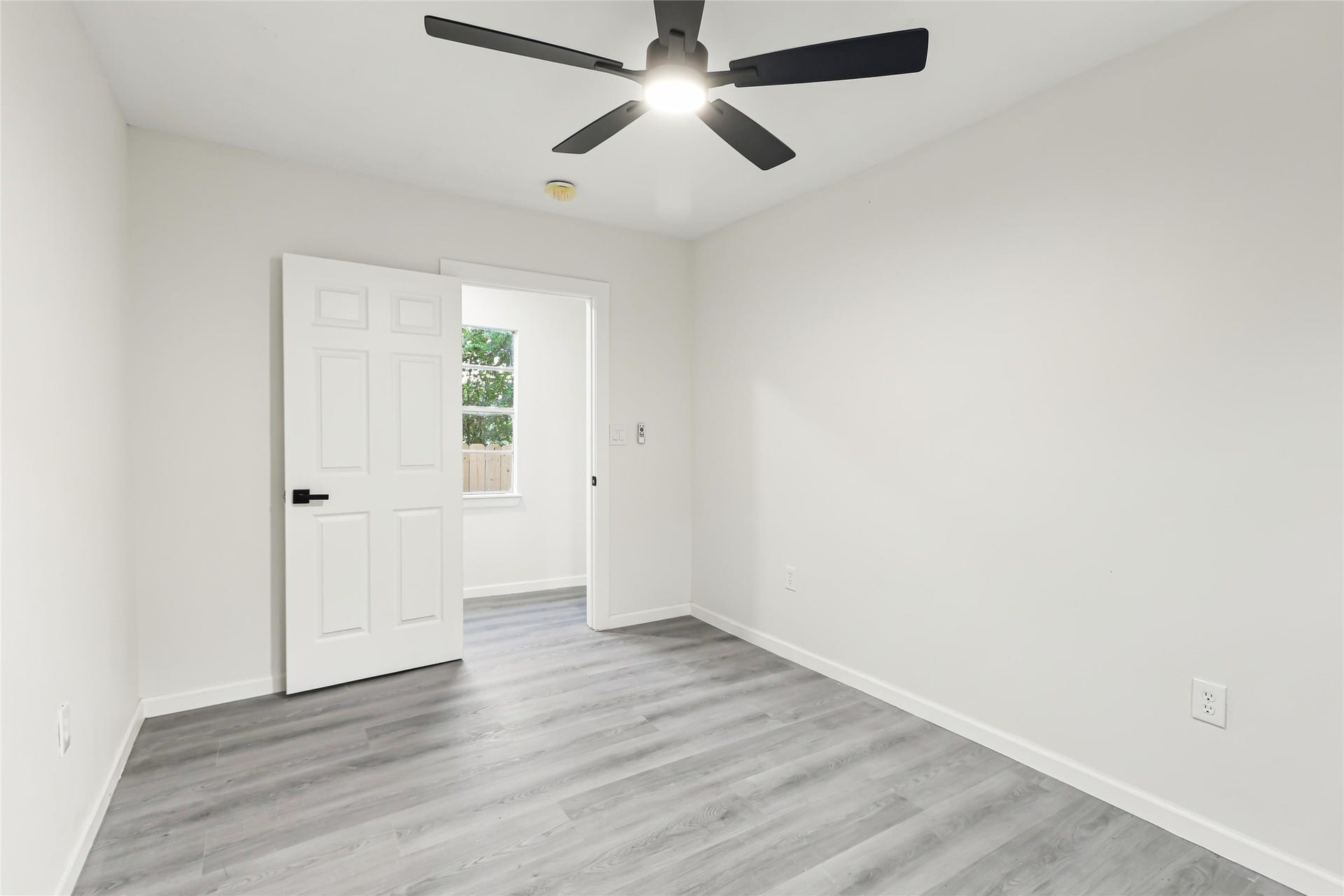 8025 Avenue E, Houston, TX 77012