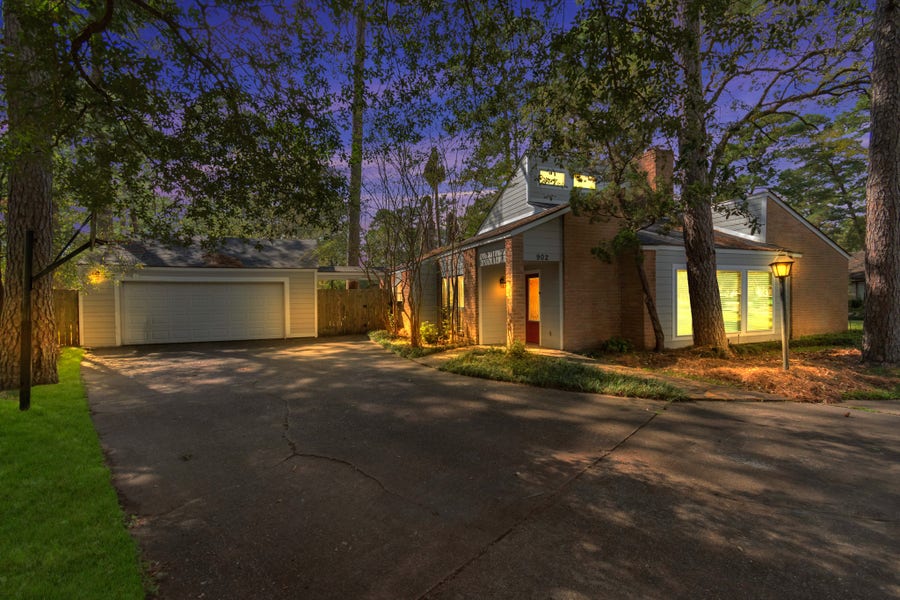 Property photo for 902 Golden Bear Lane, Houston, TX