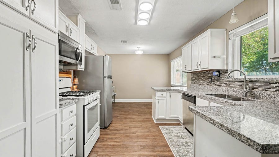 Property photo for 409 East X Street, Deer Park, TX