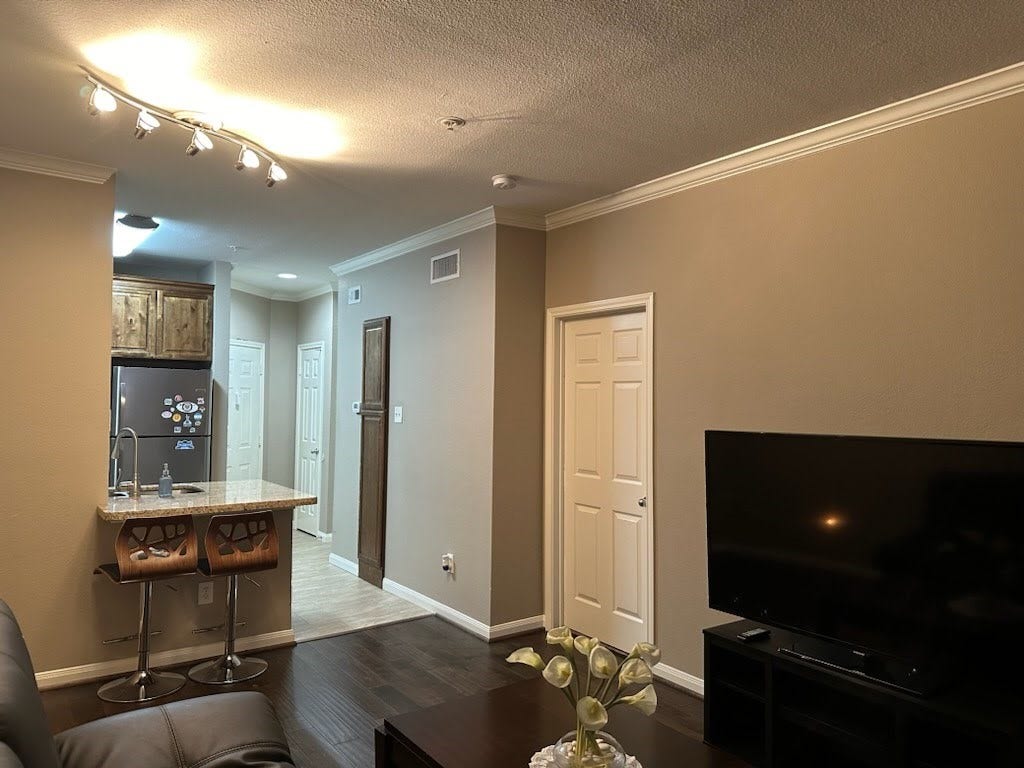 3231 Allen Parkway, #1206, Houston, TX 77019 3231 Allen Parkway, #1206, Houston, TX 77019
