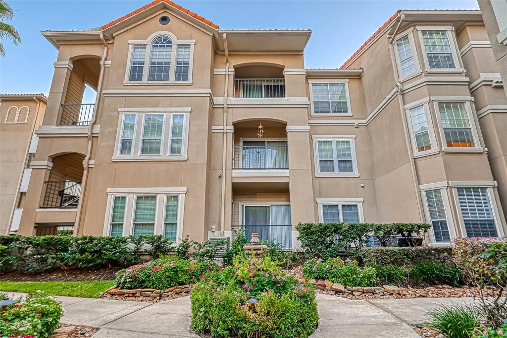 3231 Allen Parkway, #1206, Houston, TX 77019 3231 Allen Parkway, #1206, Houston, TX 77019