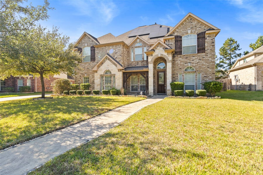 Property photo for 2446 W Bramlet Drive, Conroe, TX