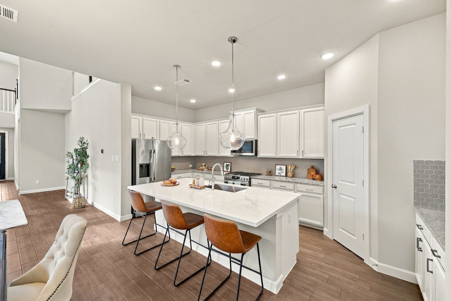 27022 Brighton Valley Way SW, Katy, TX 77494 Granite counters, stainless appliances, pendant lighting. Everyday cooking, elevated.