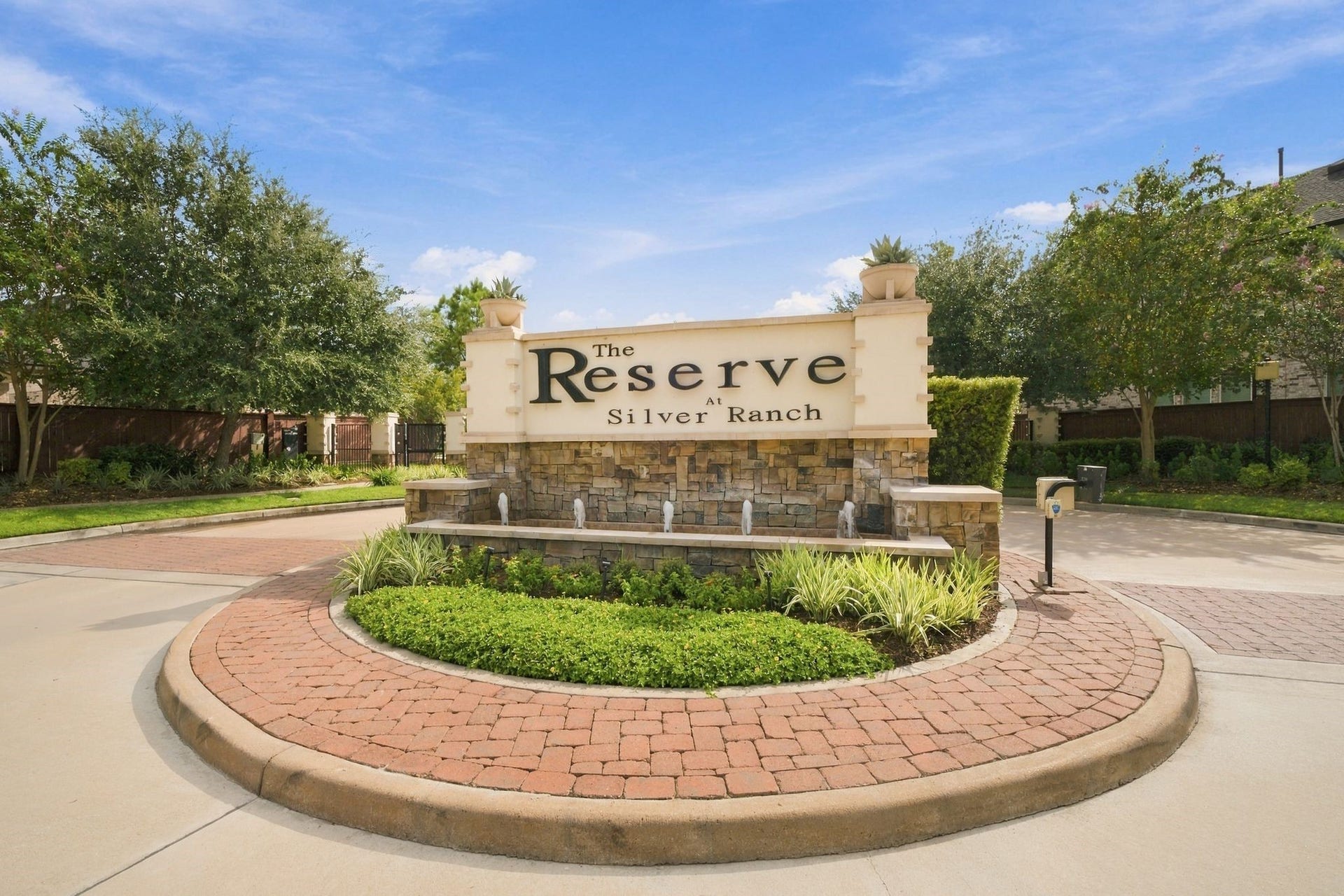 27022 Brighton Valley Way SW, Katy, TX 77494 Welcome to The Reserve at Silver Ranch, enjoy the gated community where the address does some of the selling itself.