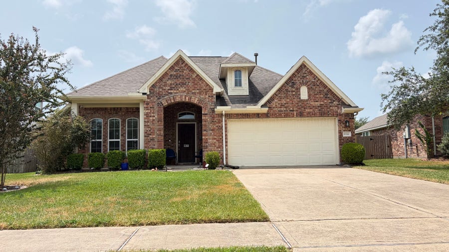 Property photo for 6544 TURNER FIELDS Lane, League City, TX