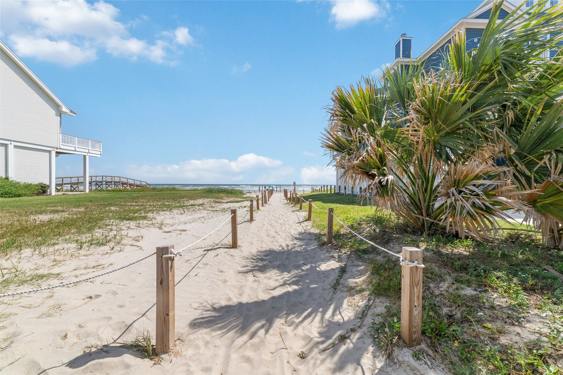 18506 E De Vaca, Galveston, TX 77554 18506 E De Vaca, Galveston, TX 77554