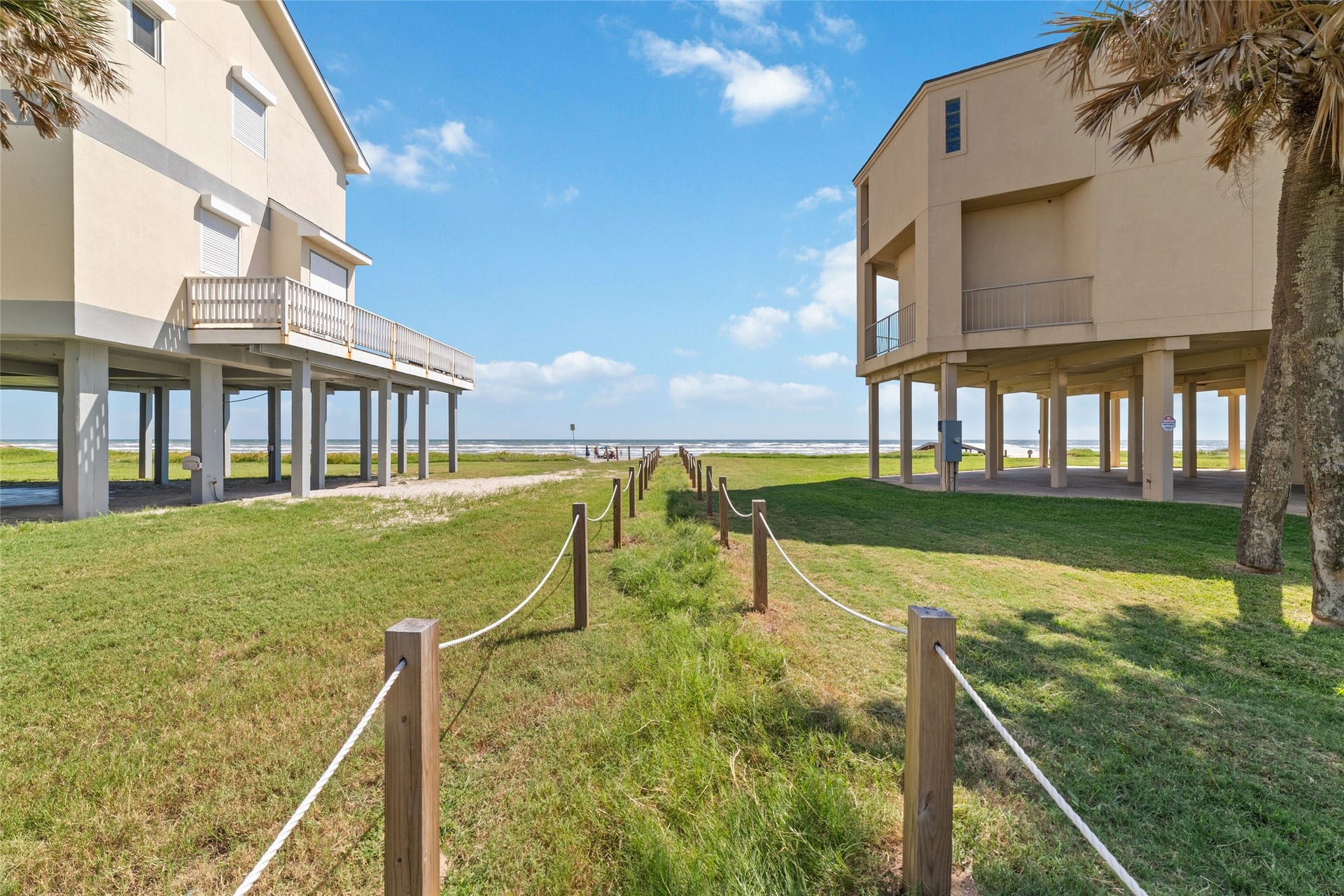 18506 E De Vaca, Galveston, TX 77554 18506 E De Vaca, Galveston, TX 77554