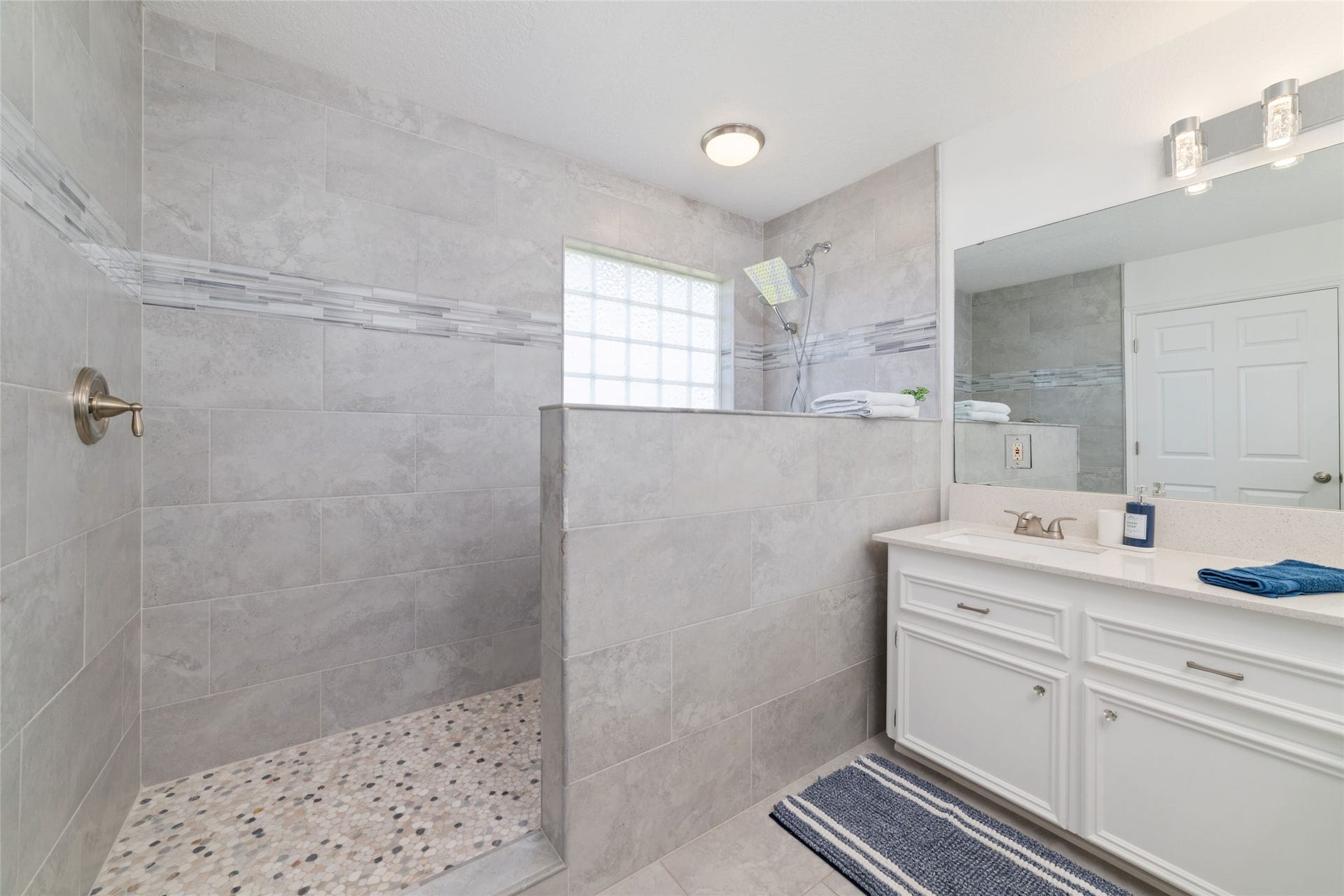 18506 E De Vaca, Galveston, TX 77554 18506 E De Vaca, Galveston, TX 77554