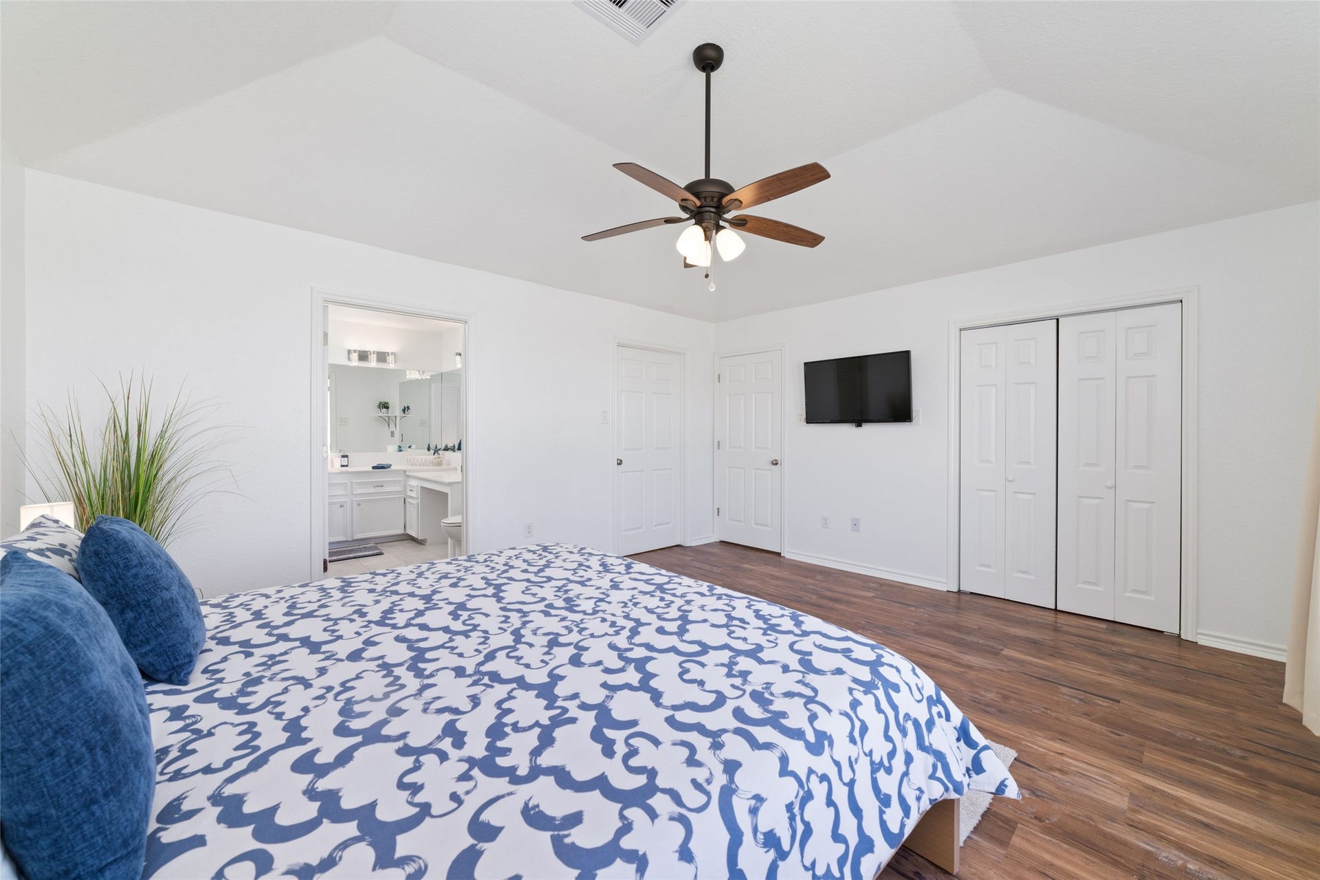 18506 E De Vaca, Galveston, TX 77554 18506 E De Vaca, Galveston, TX 77554
