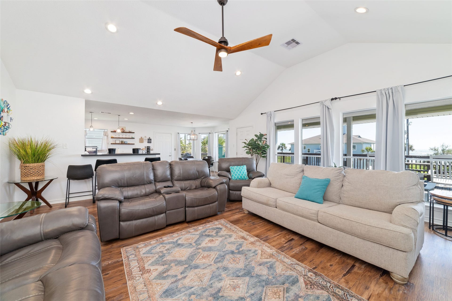 18506 E De Vaca, Galveston, TX 77554 18506 E De Vaca, Galveston, TX 77554