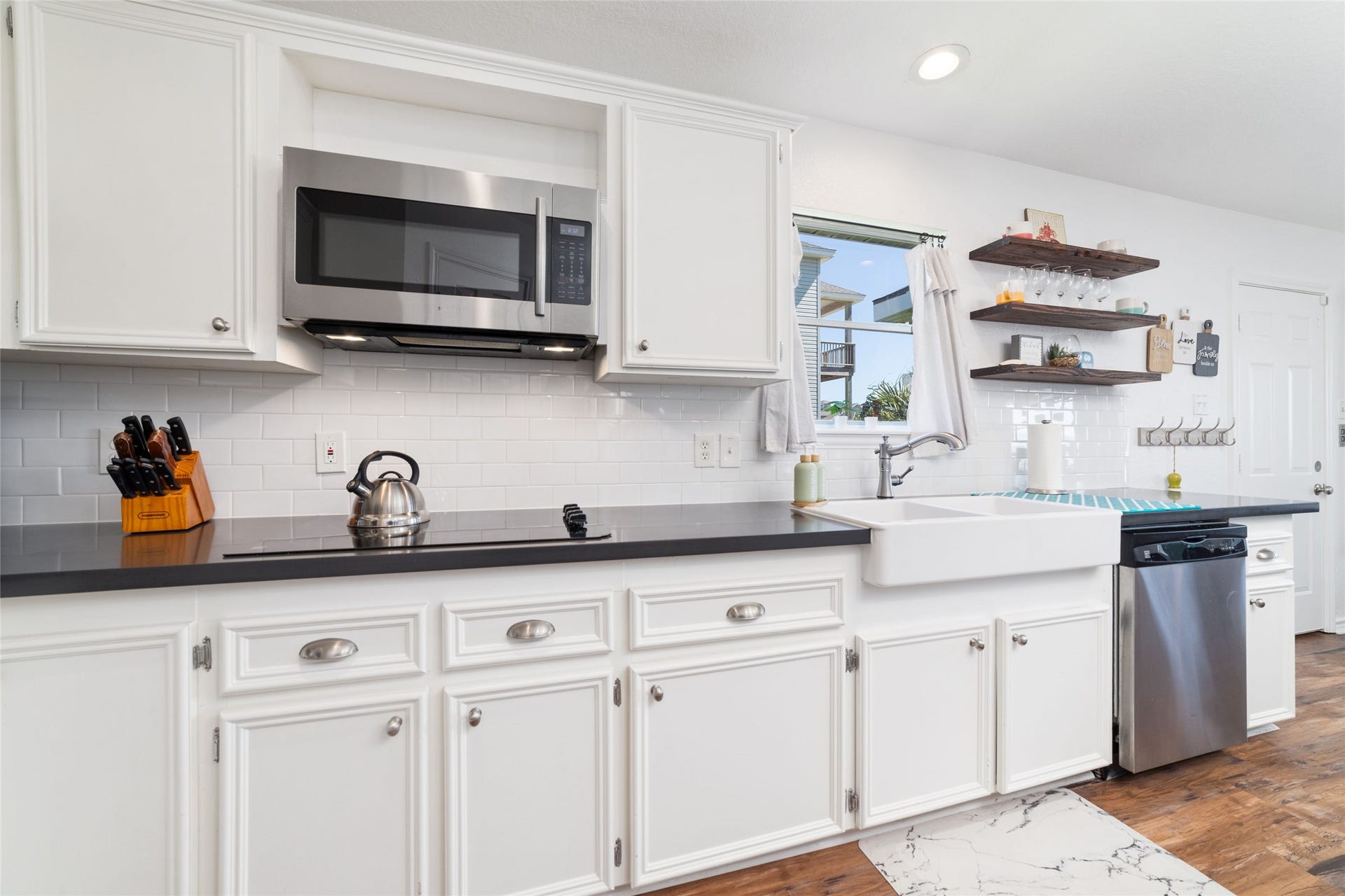 18506 E De Vaca, Galveston, TX 77554 18506 E De Vaca, Galveston, TX 77554