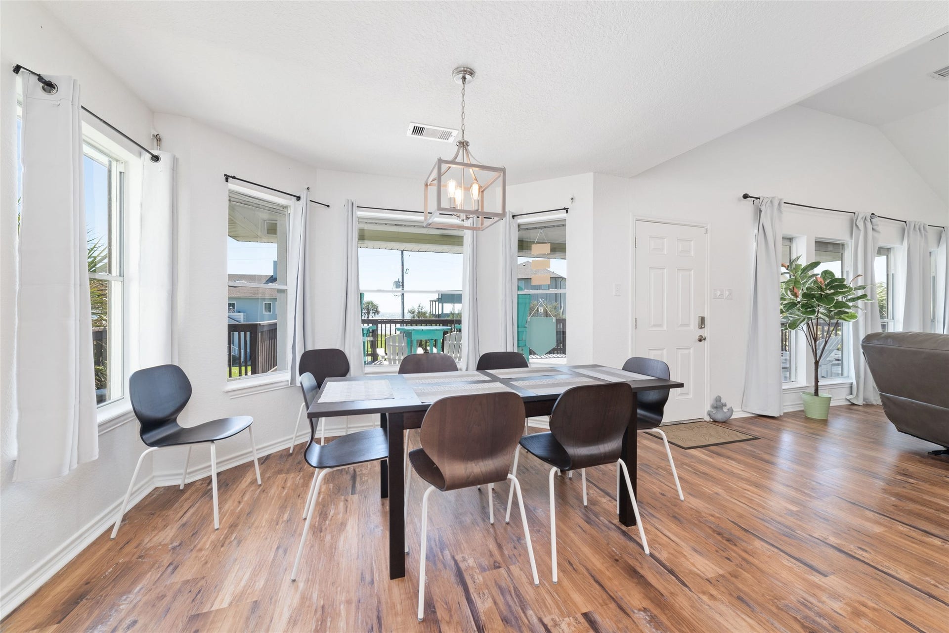 18506 E De Vaca, Galveston, TX 77554 18506 E De Vaca, Galveston, TX 77554