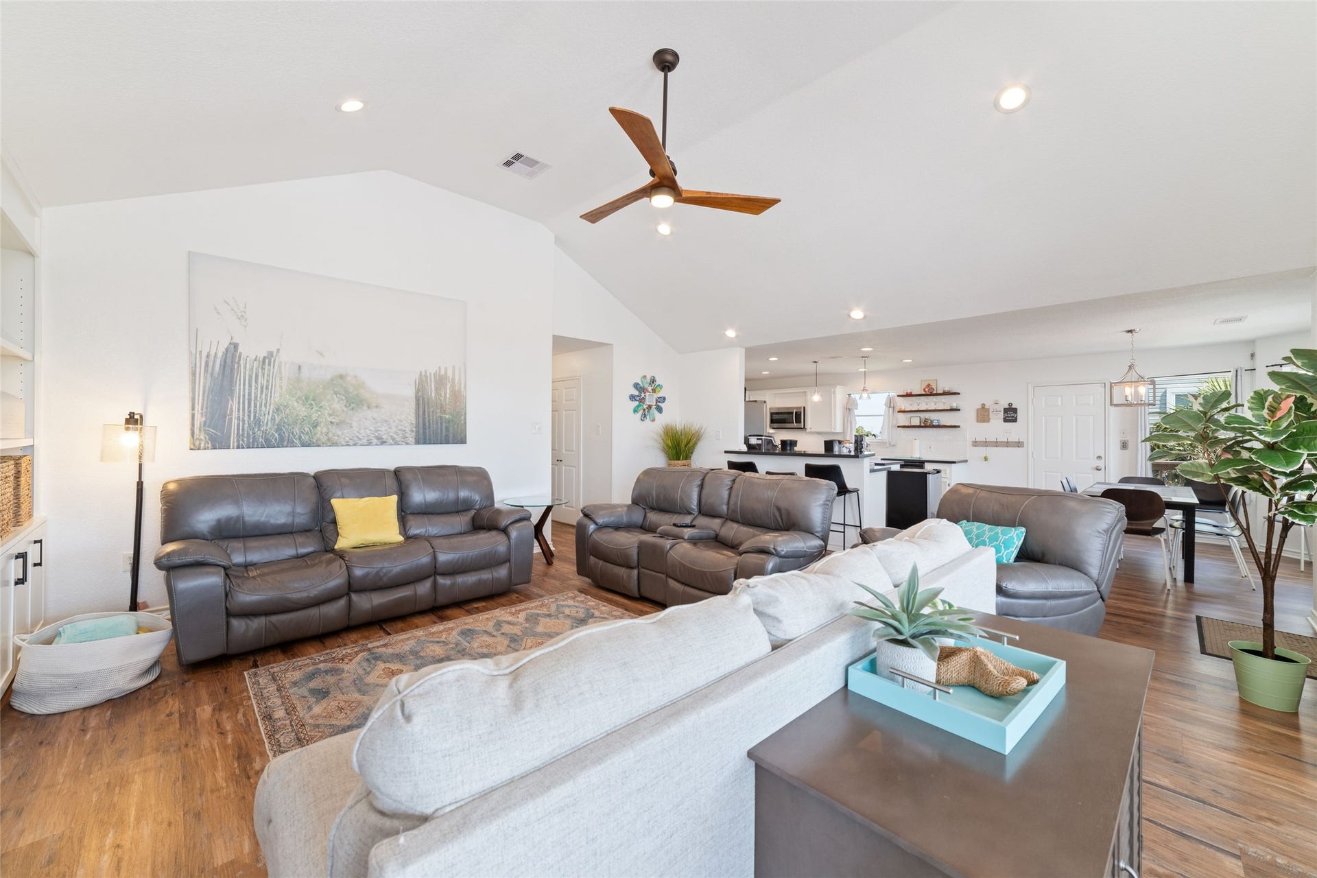 18506 E De Vaca, Galveston, TX 77554 18506 E De Vaca, Galveston, TX 77554